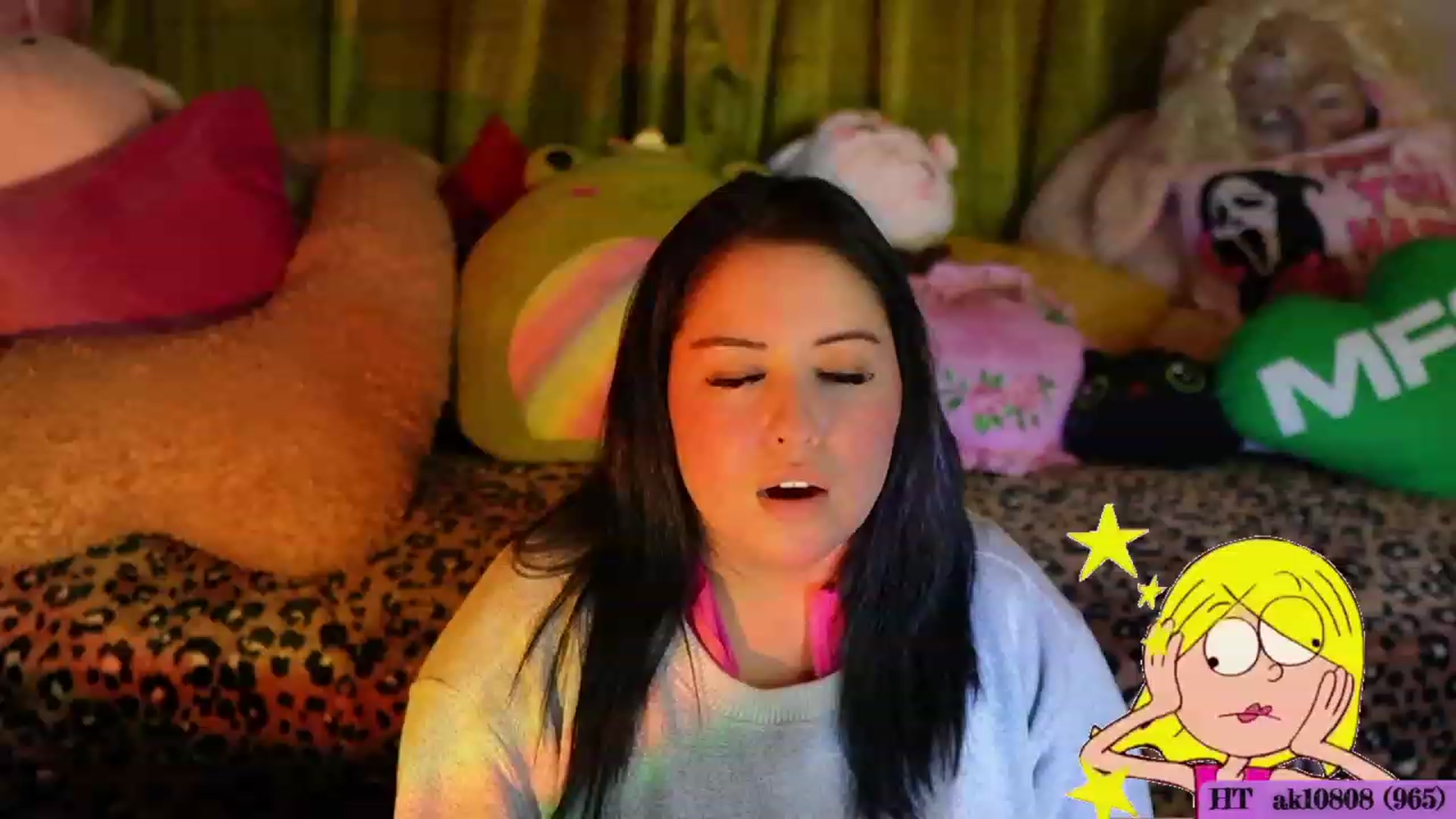 Gallery image thumbnail from Kamila__'s myfreecams stream on, 10/16/2023, 01:14 image 1 of 20