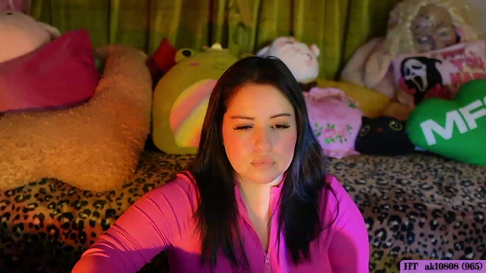 Gallery image thumbnail from Kamila__'s myfreecams stream on, 10/16/2023, 01:14 image 9 of 20