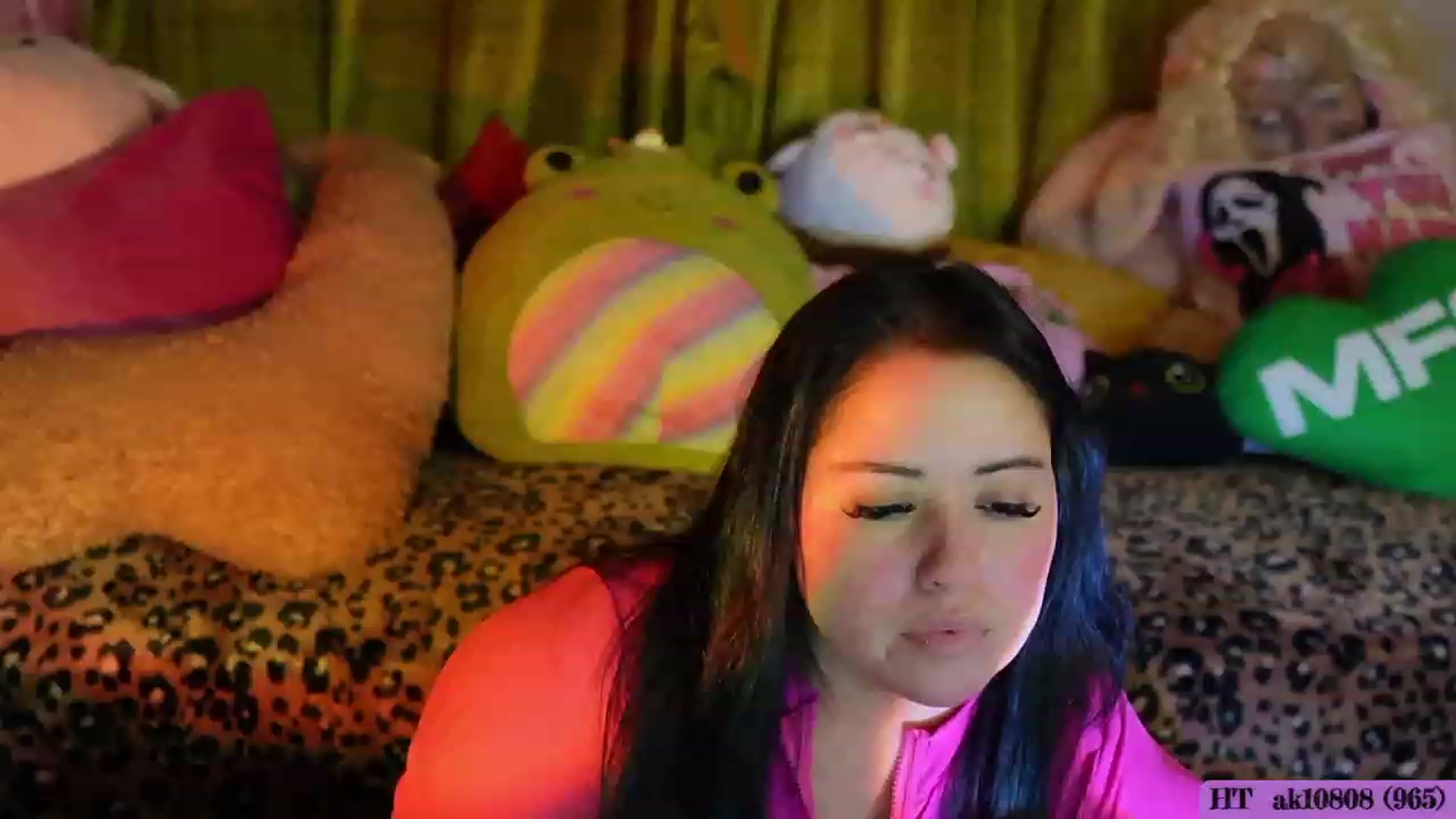 Gallery image thumbnail from Kamila__'s myfreecams stream on, 10/16/2023, 01:14 image 8 of 20