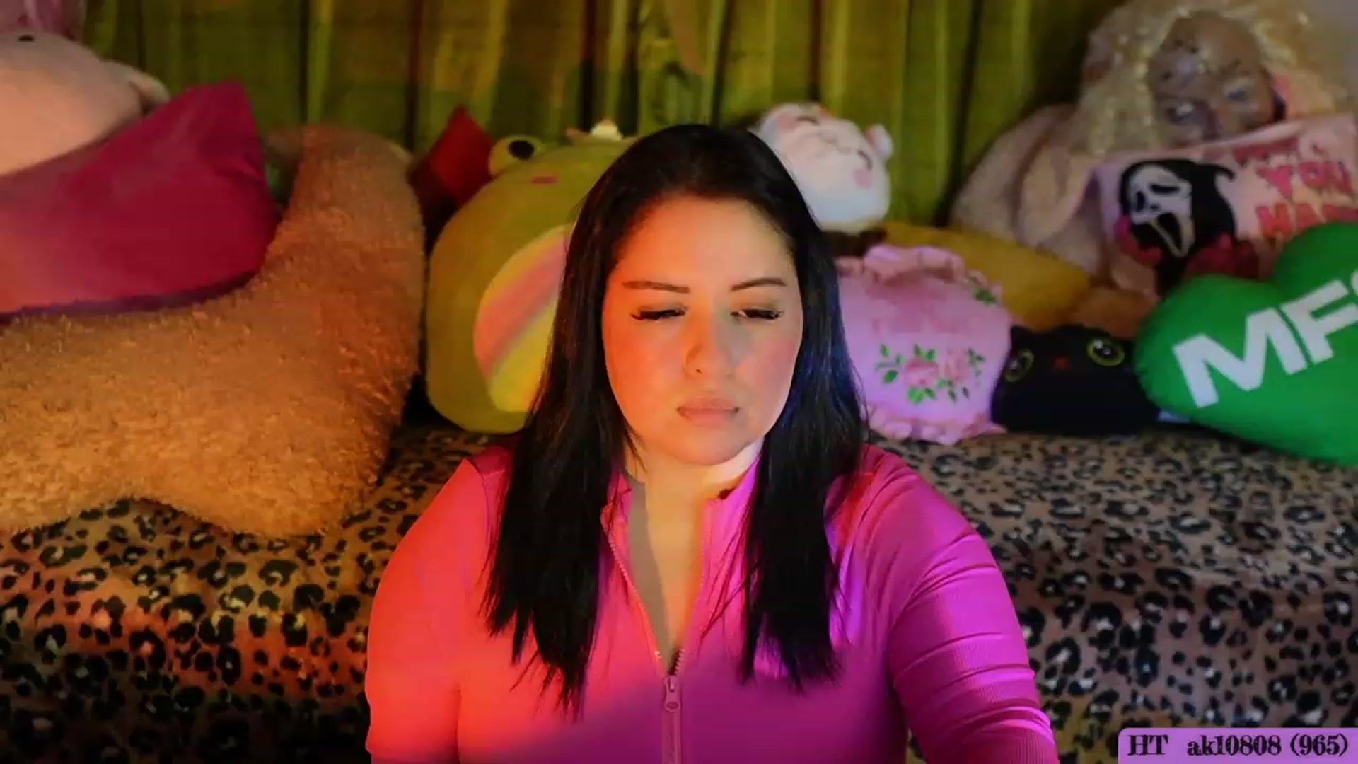 Gallery image thumbnail from Kamila__'s myfreecams stream on, 10/16/2023, 01:14 image 7 of 20