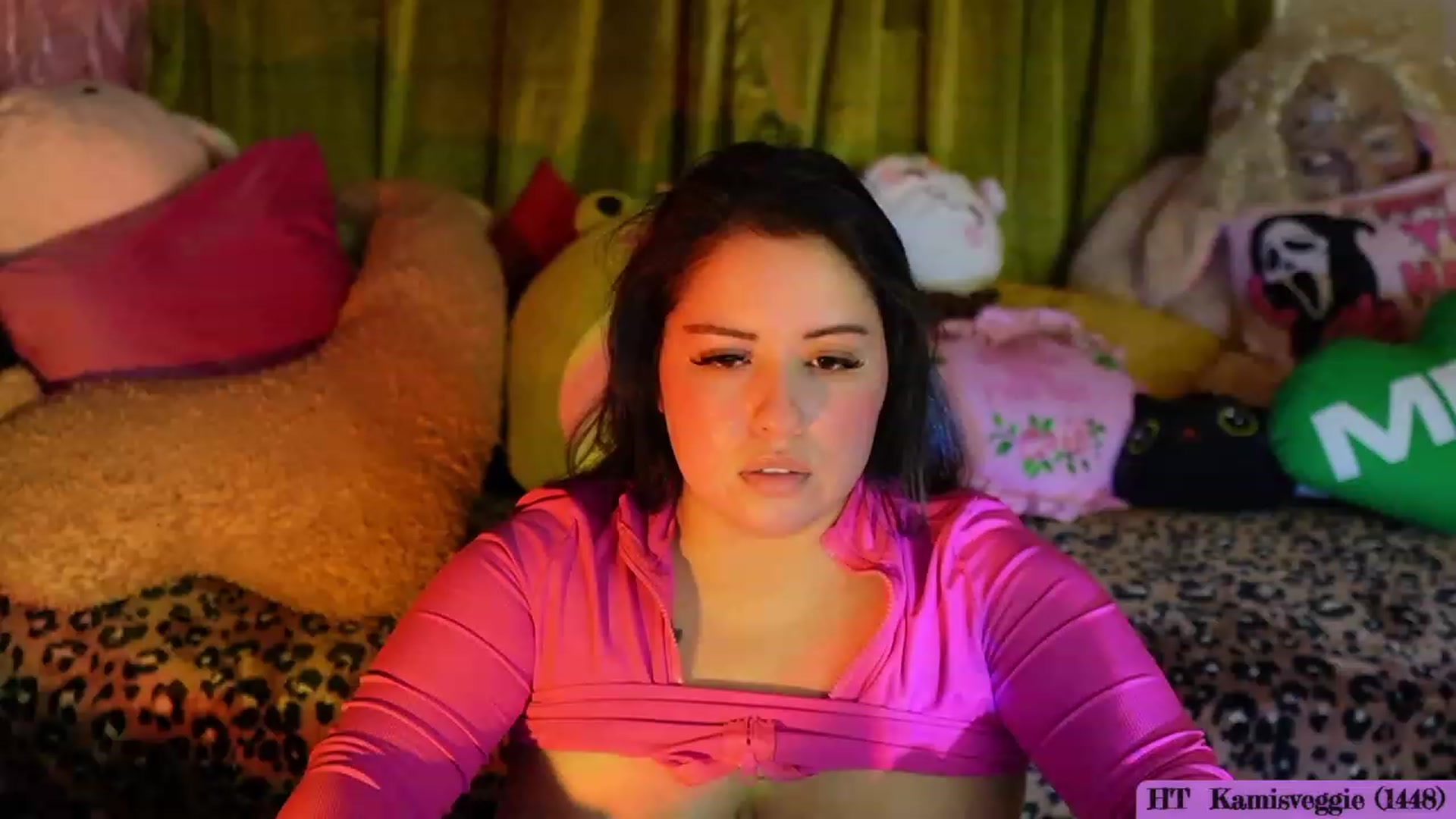 Gallery image thumbnail from Kamila__'s myfreecams stream on, 10/16/2023, 01:14 image 18 of 20