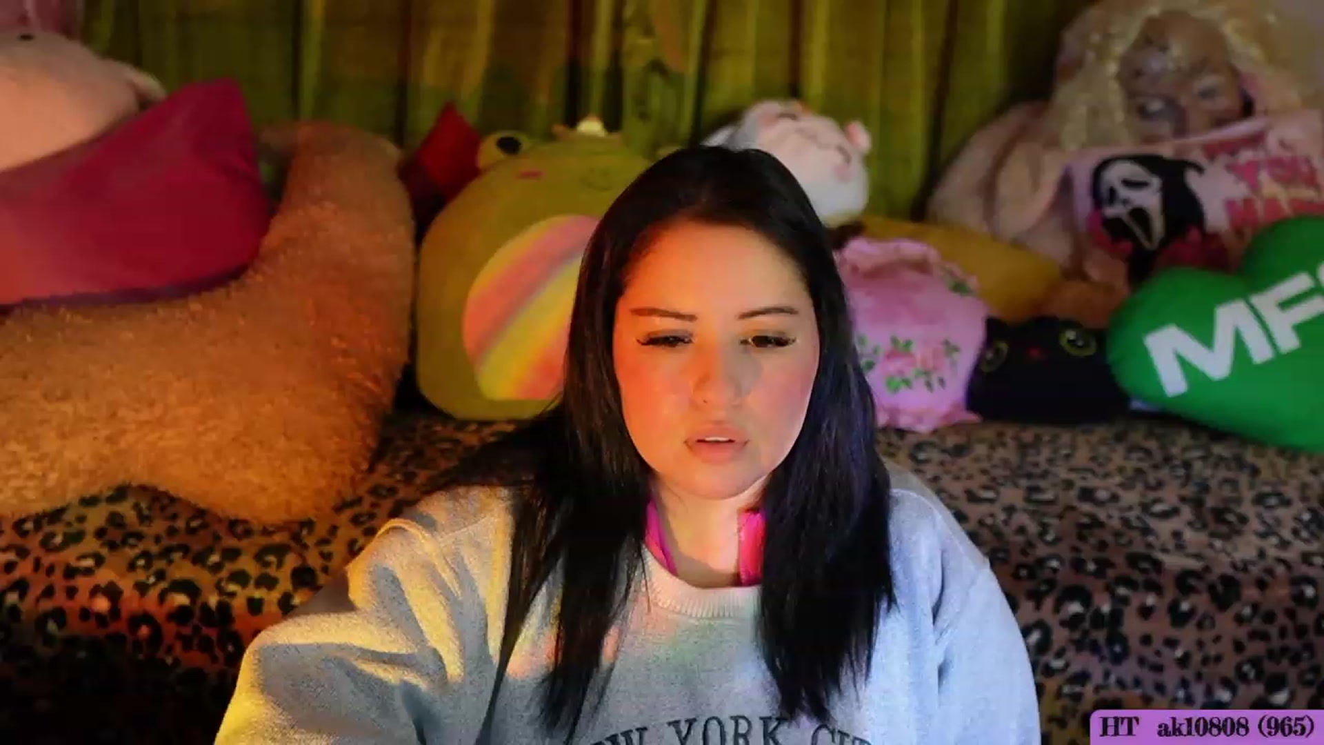 Gallery image thumbnail from Kamila__'s myfreecams stream on, 10/16/2023, 01:14 image 2 of 20