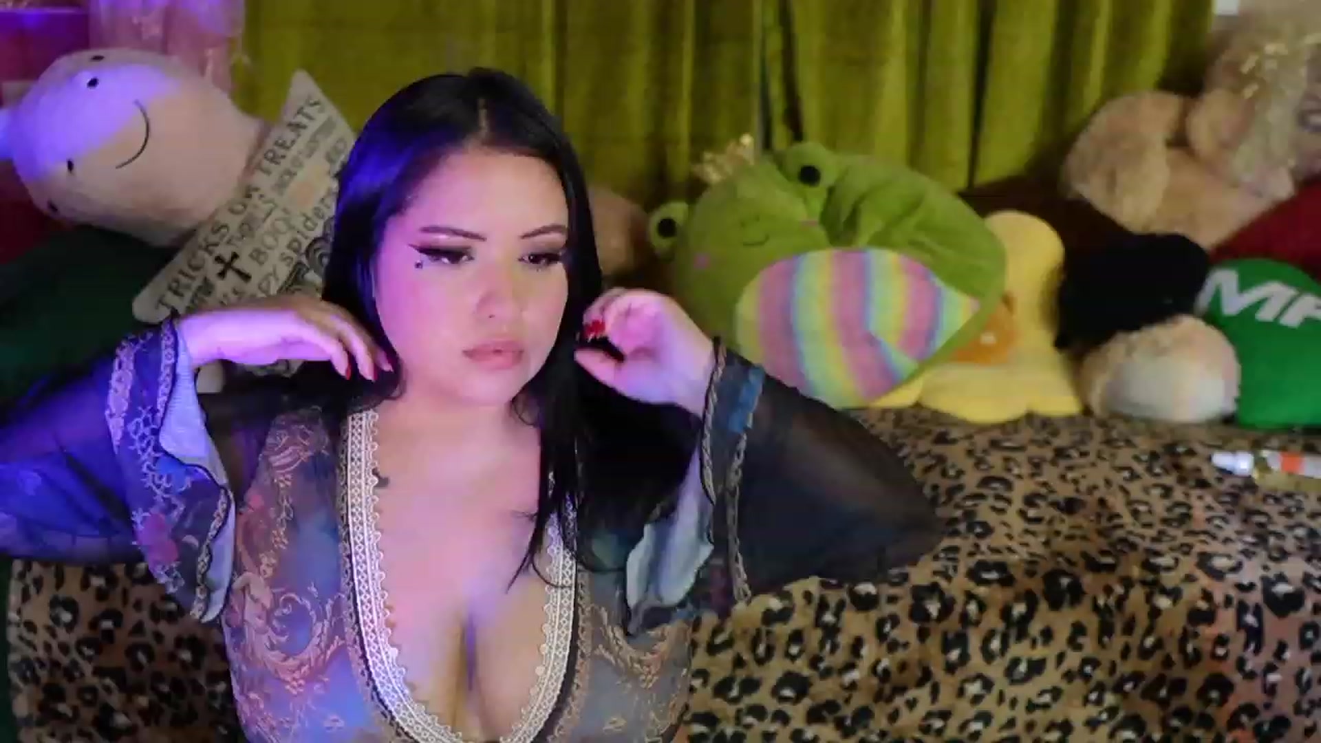 Gallery image thumbnail from Kamila__'s myfreecams stream on, 10/21/2023, 13:51 image 20 of 20