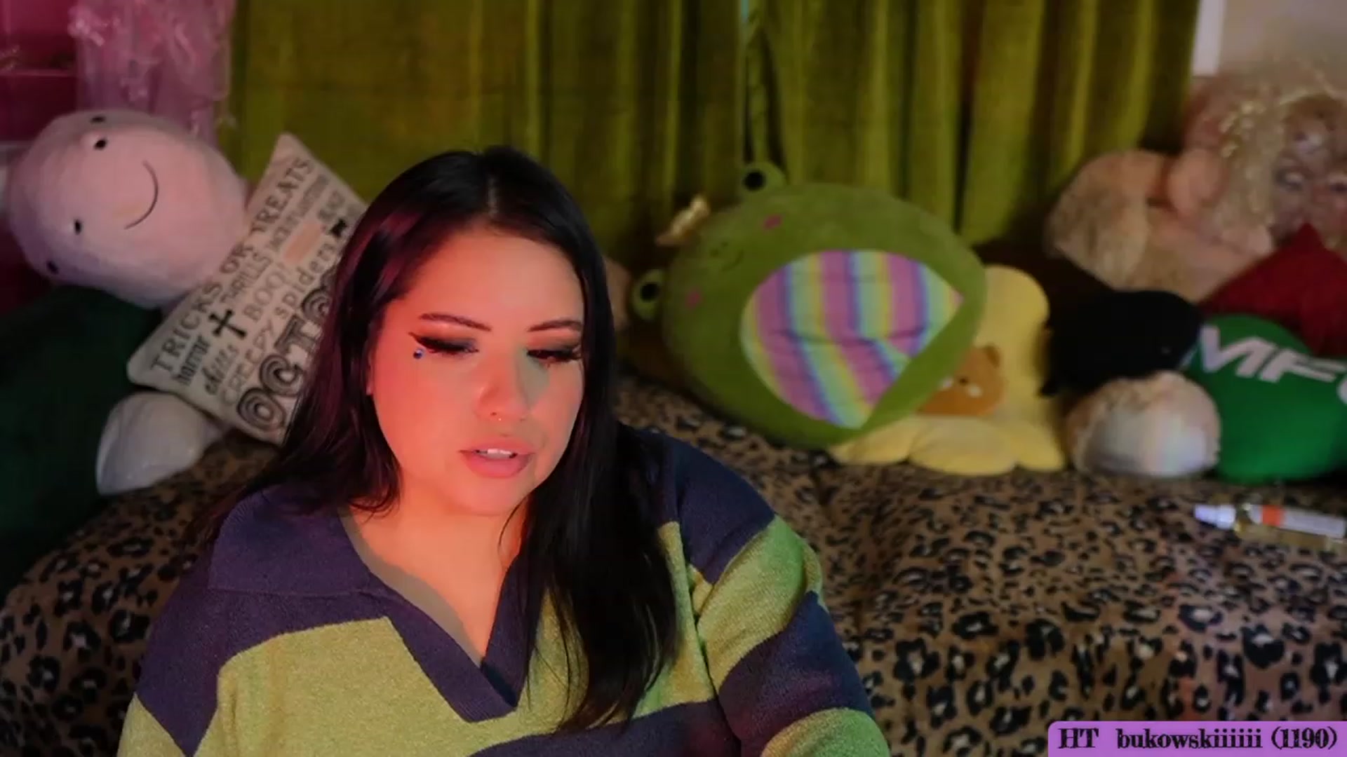 Gallery image thumbnail from Kamila__'s myfreecams stream on, 10/21/2023, 13:51 image 4 of 20