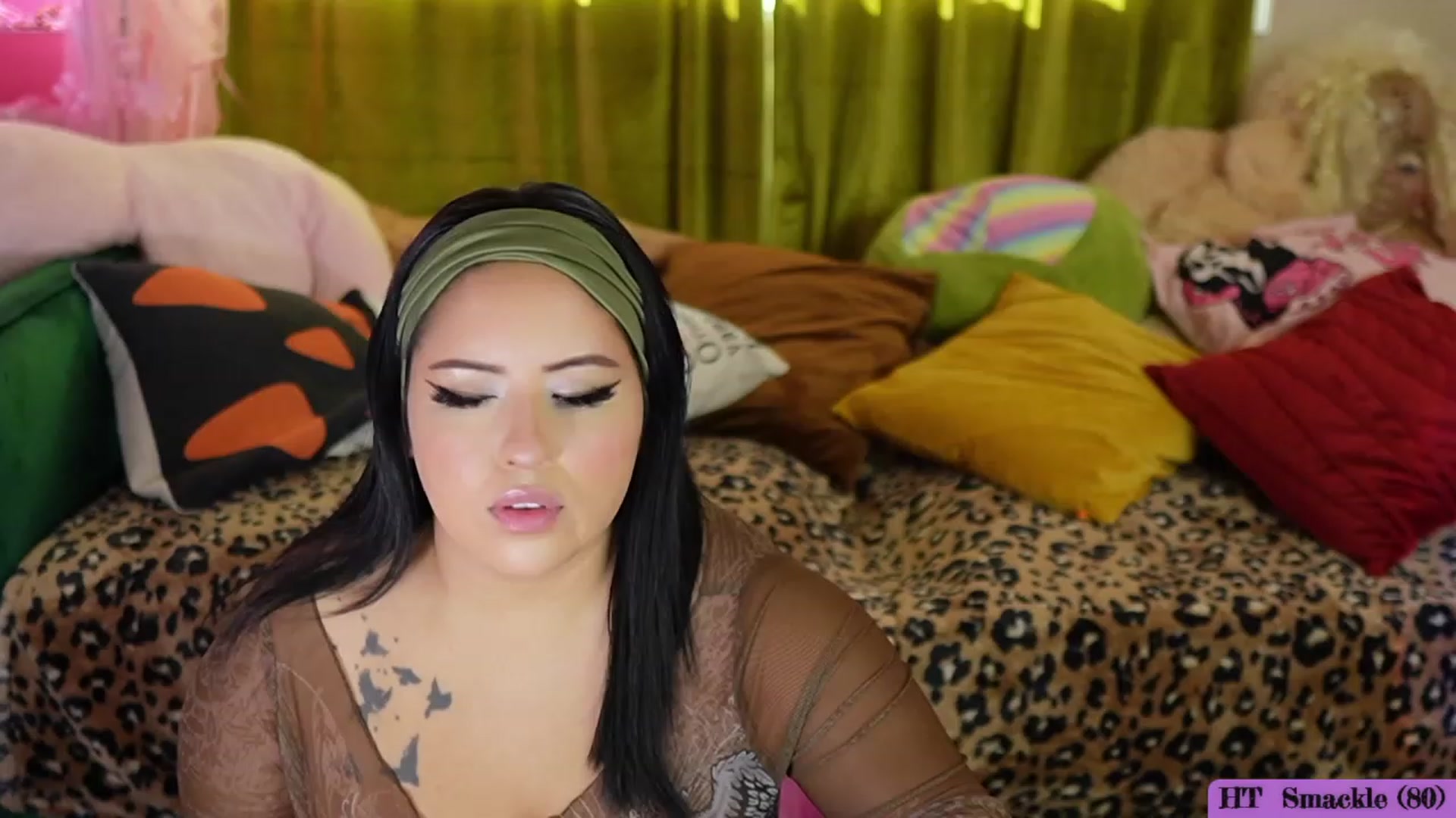 Gallery image thumbnail from Kamila__'s myfreecams stream on, 10/22/2023, 21:17 image 3 of 20
