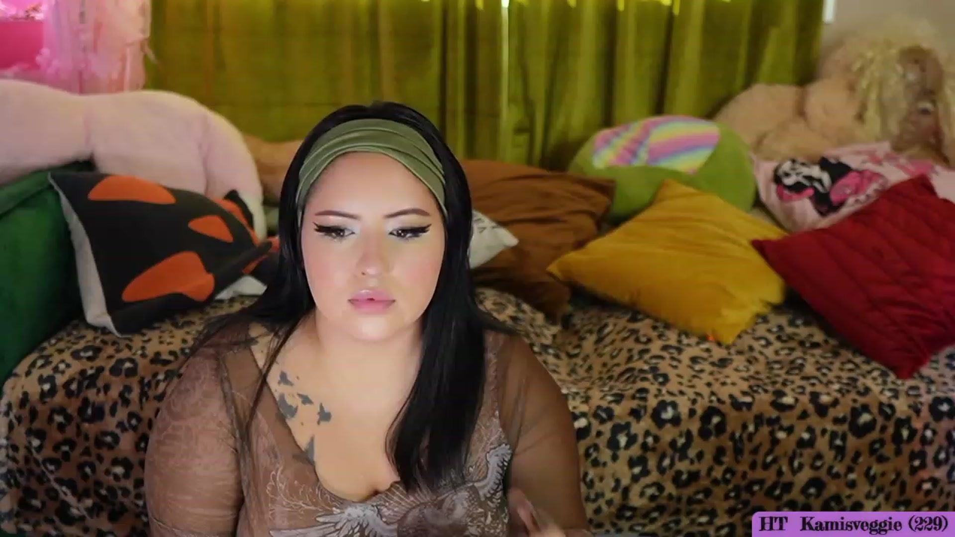 Gallery image thumbnail from Kamila__'s myfreecams stream on, 10/22/2023, 21:17 image 9 of 20