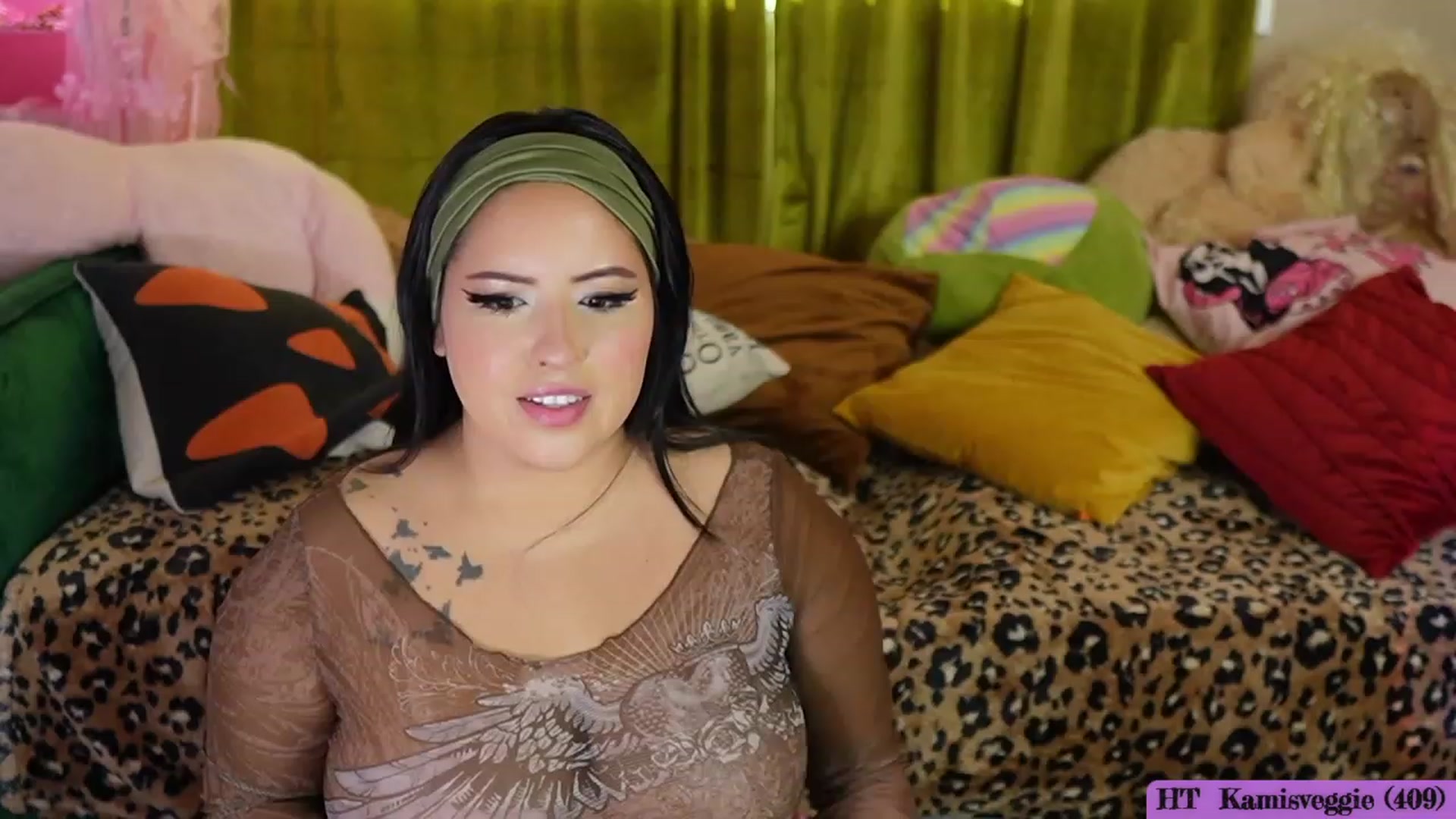 Gallery image thumbnail from Kamila__'s myfreecams stream on, 10/22/2023, 21:17 image 14 of 20