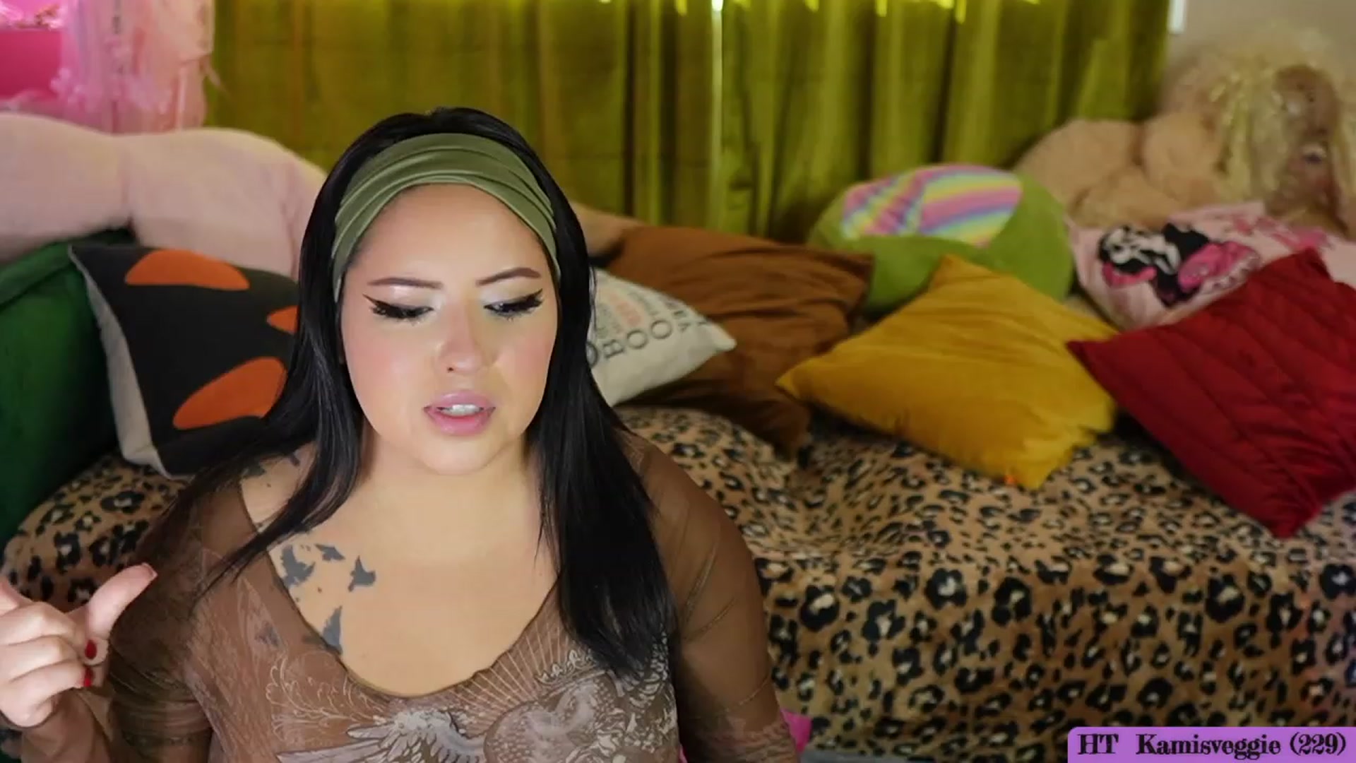Gallery image thumbnail from Kamila__'s myfreecams stream on, 10/22/2023, 21:17 image 8 of 20