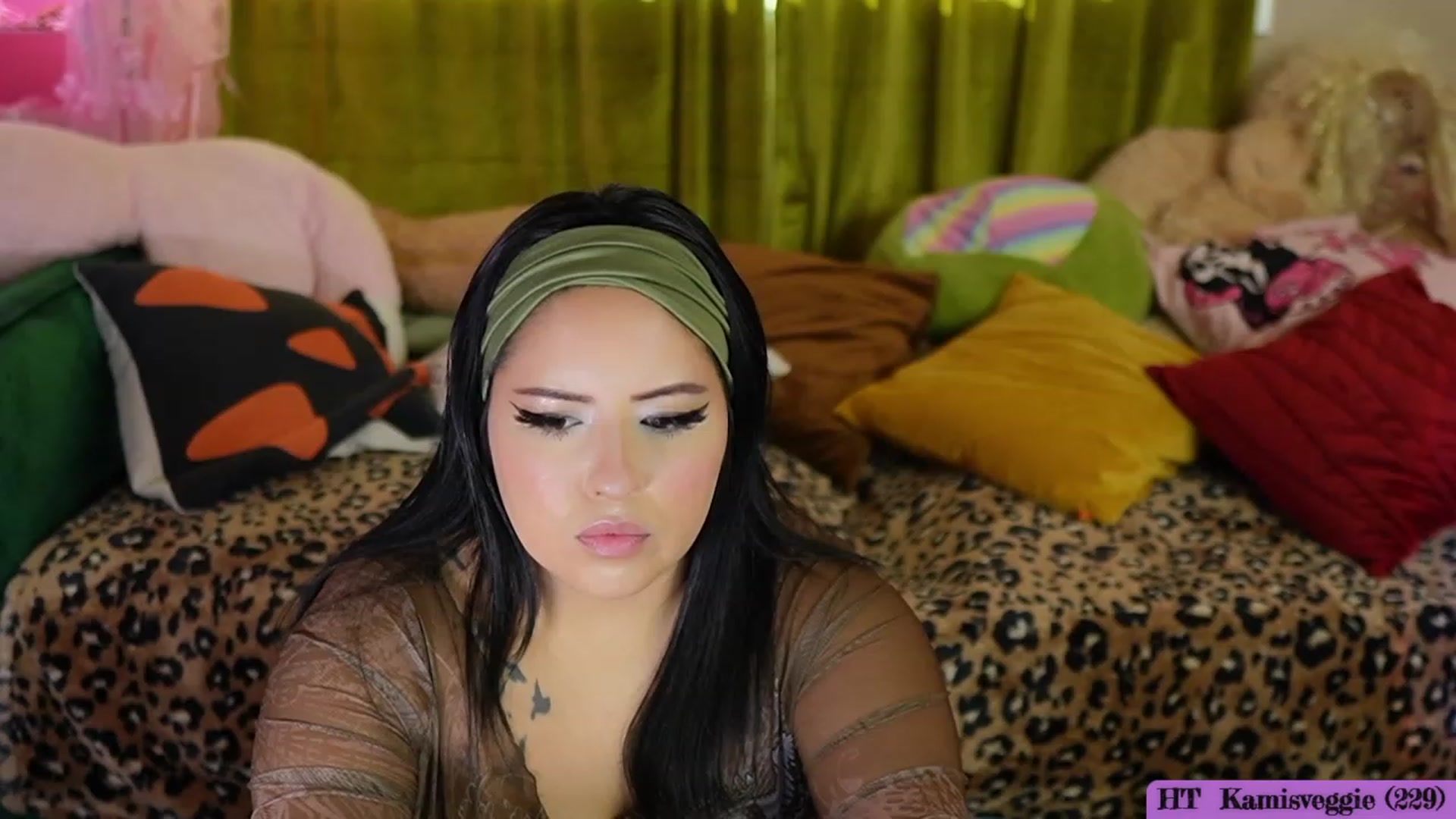 Gallery image thumbnail from Kamila__'s myfreecams stream on, 10/22/2023, 21:17 image 10 of 20