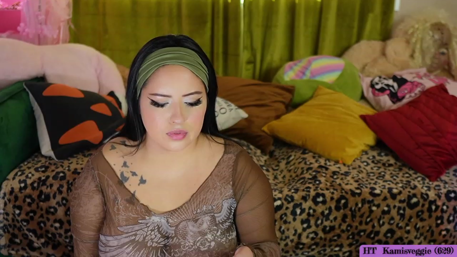 Gallery image thumbnail from Kamila__'s myfreecams stream on, 10/22/2023, 21:17 image 16 of 20
