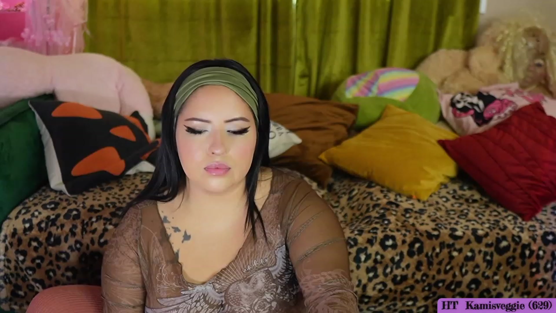 Gallery image thumbnail from Kamila__'s myfreecams stream on, 10/22/2023, 21:17 image 18 of 20