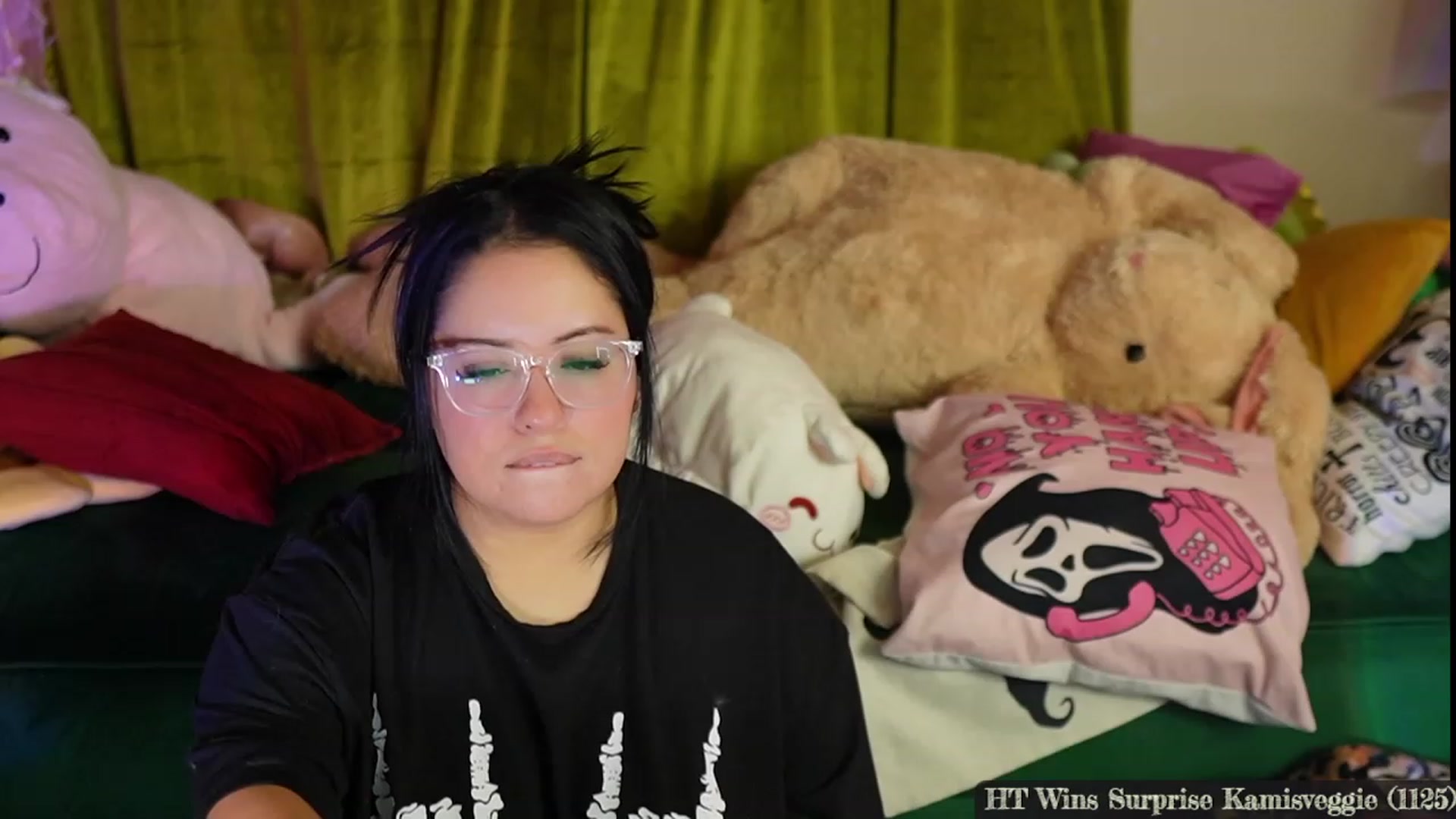 Gallery image thumbnail from Kamila__'s myfreecams stream on, 10/29/2023, 22:07 image 18 of 20