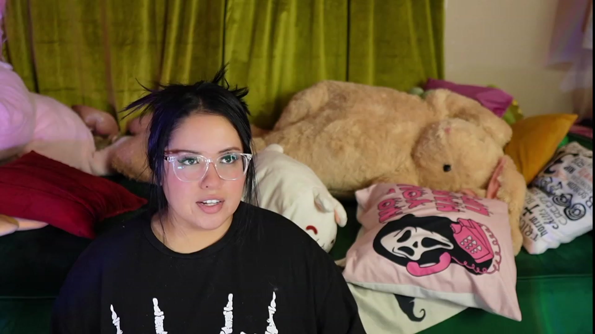Gallery image thumbnail from Kamila__'s myfreecams stream on, 10/29/2023, 22:07 image 5 of 20