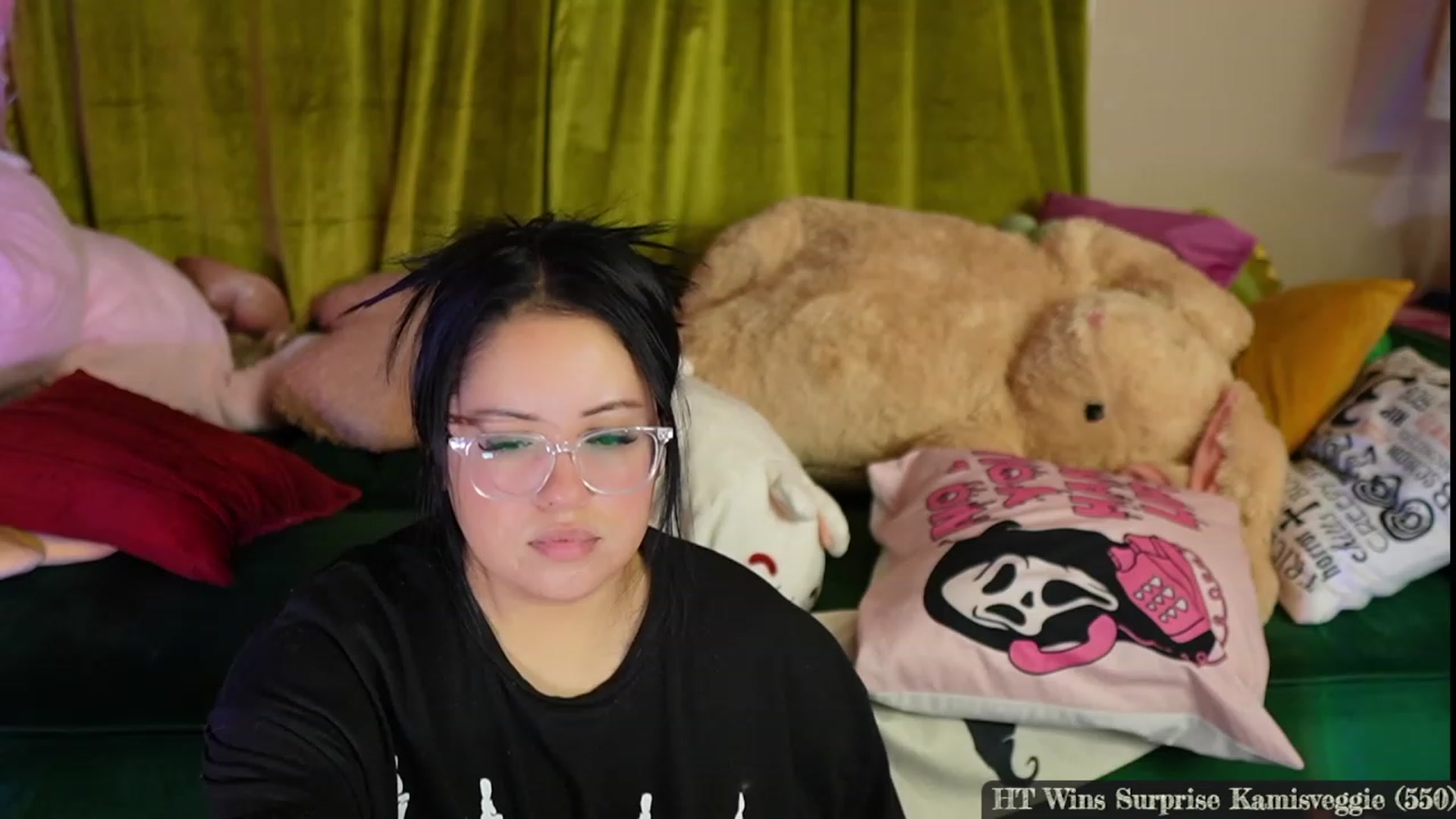 Gallery image thumbnail from Kamila__'s myfreecams stream on, 10/29/2023, 22:07 image 10 of 20