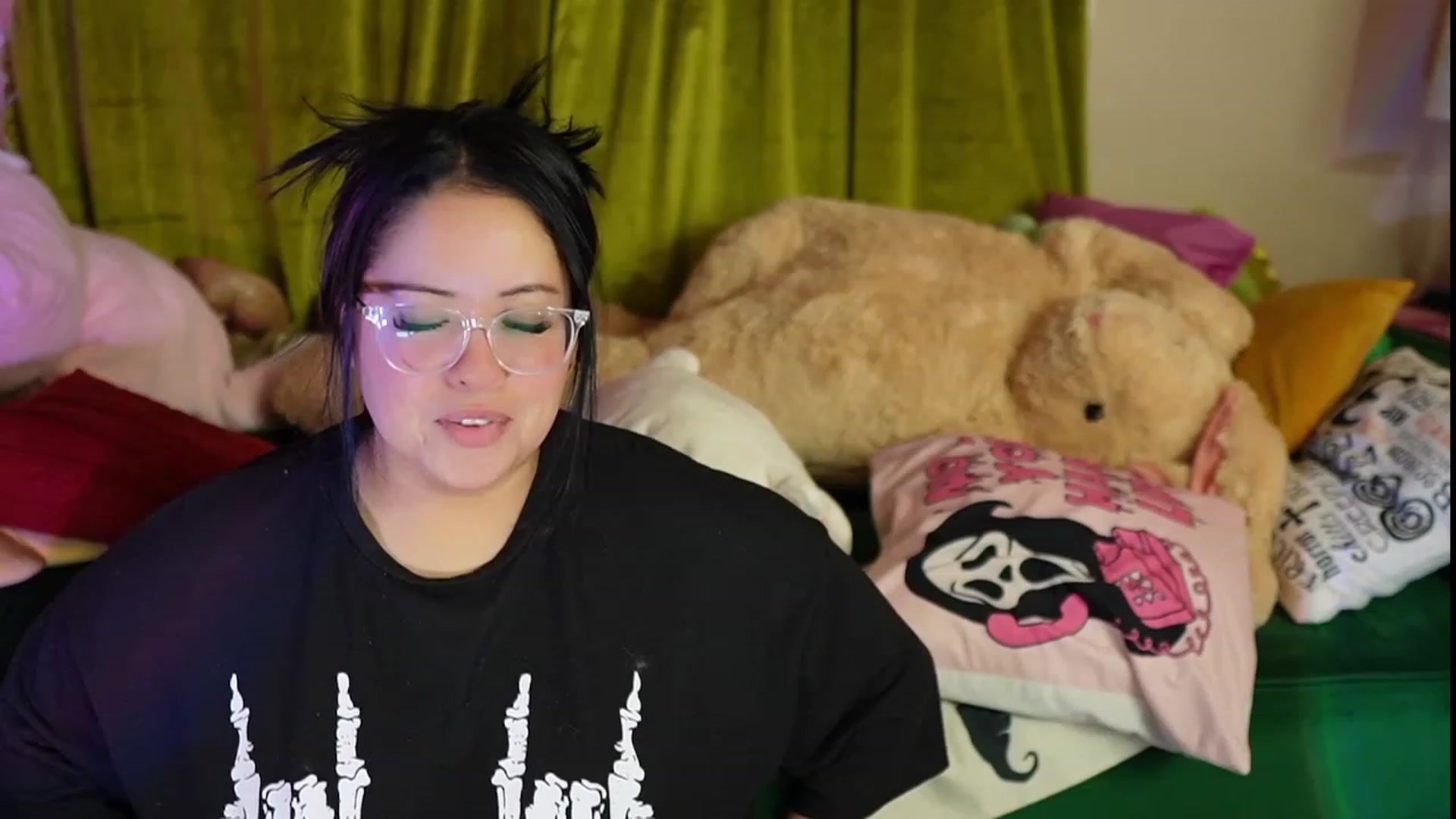 Gallery image thumbnail from Kamila__'s myfreecams stream on, 10/29/2023, 22:07 image 3 of 20