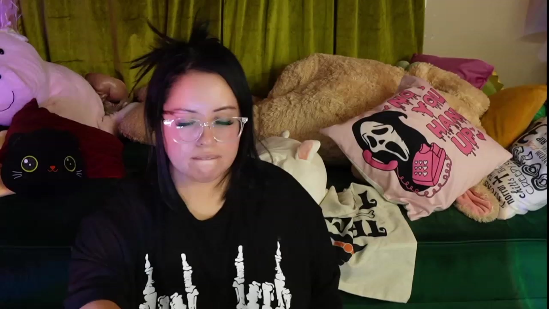 Gallery image thumbnail from Kamila__'s myfreecams stream on, 10/30/2023, 03:02 image 1 of 20
