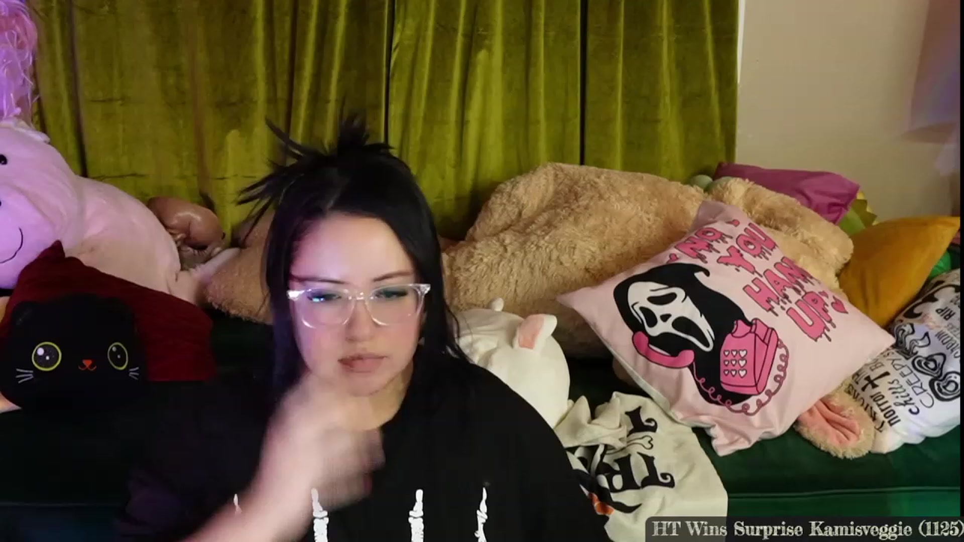 Gallery image thumbnail from Kamila__'s myfreecams stream on, 10/30/2023, 03:02 image 3 of 20