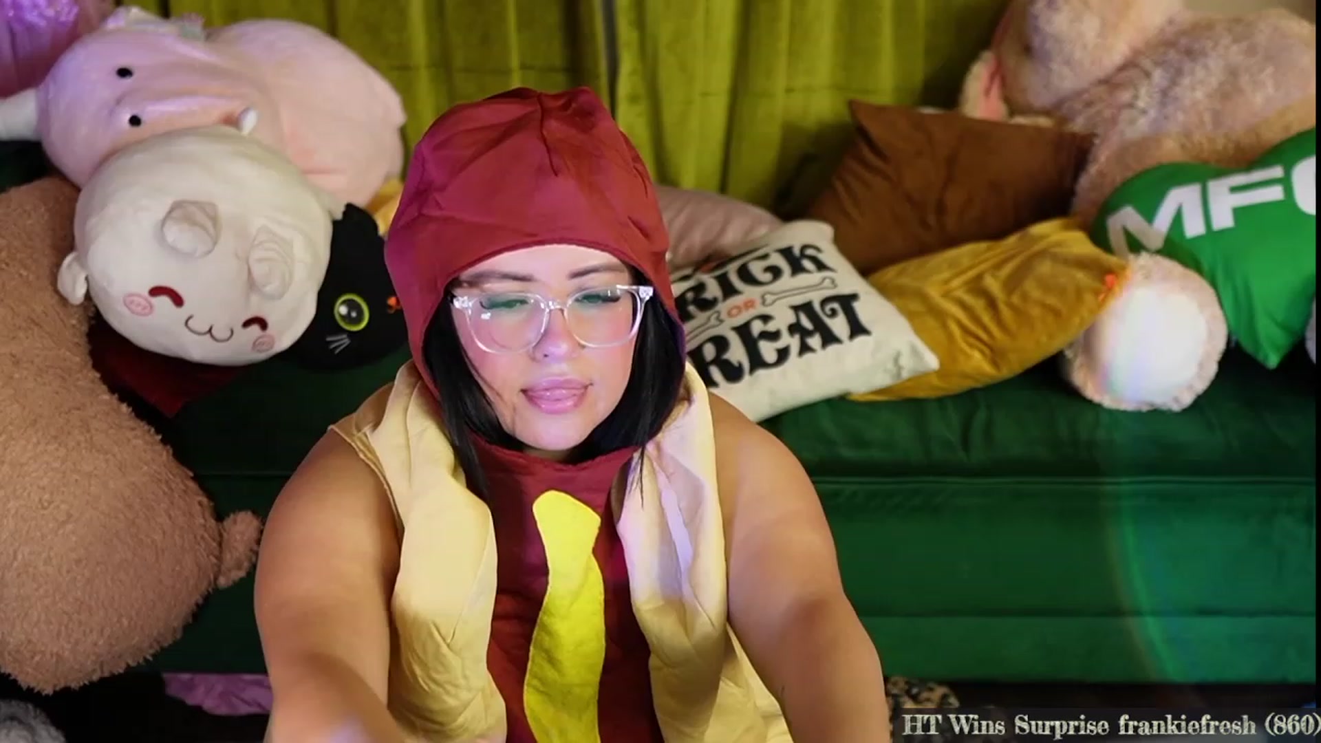 Gallery image thumbnail from Kamila__'s myfreecams stream on, 11/01/2023, 04:49 image 2 of 20