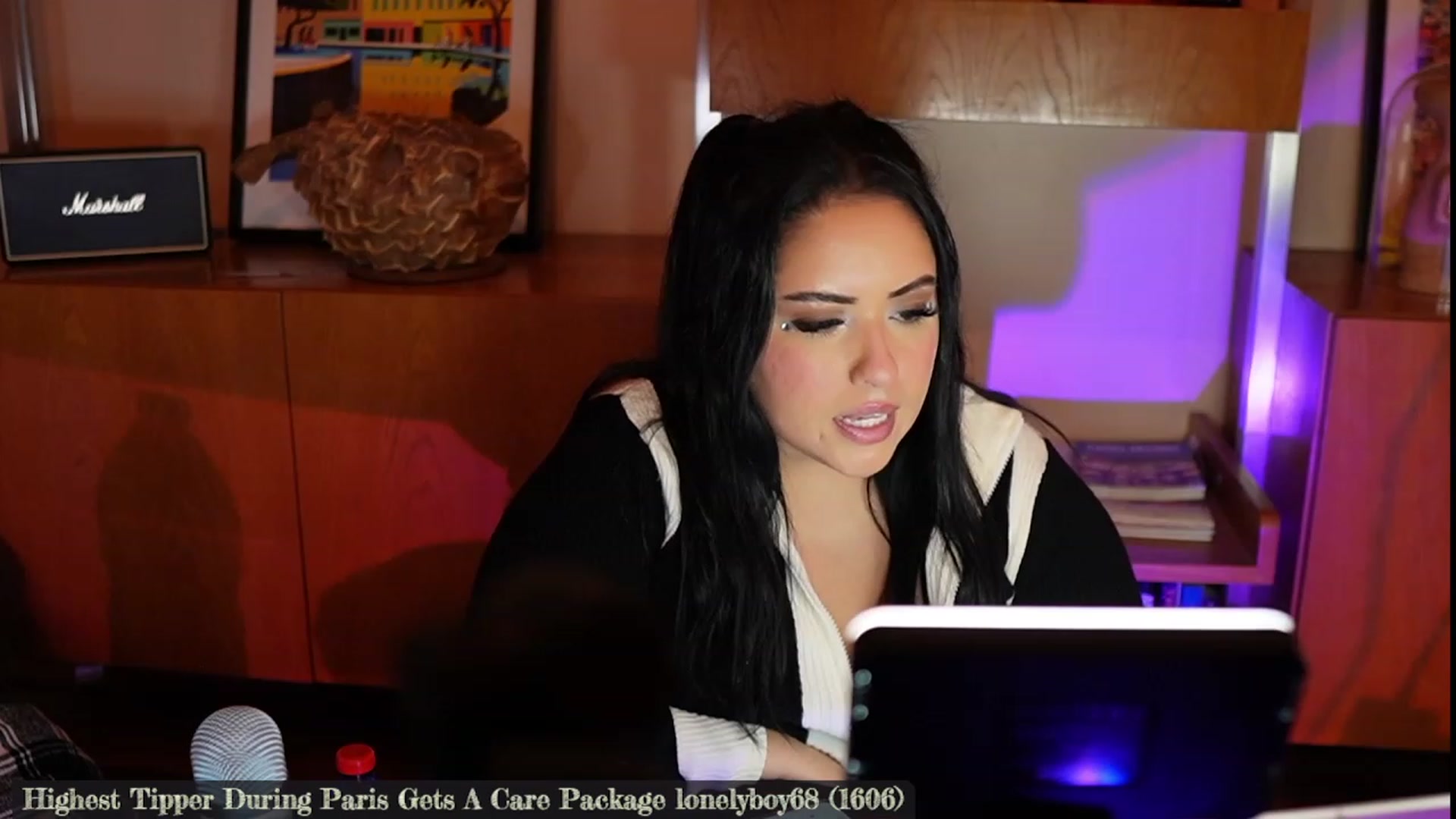 Gallery image thumbnail from Kamila__'s myfreecams stream on, 11/05/2023, 23:10 image 9 of 20