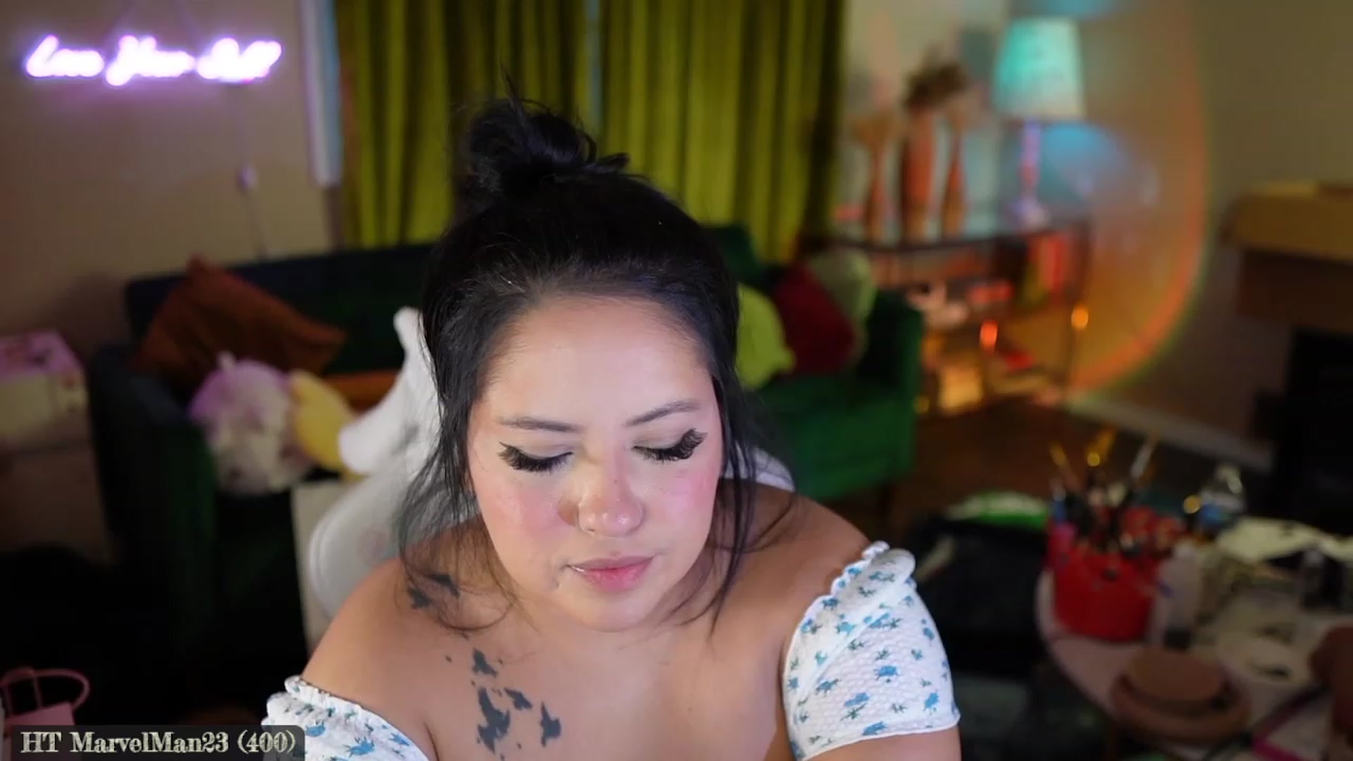 Gallery image thumbnail from Kamila__'s myfreecams stream on, 11/20/2023, 24:40 image 8 of 20
