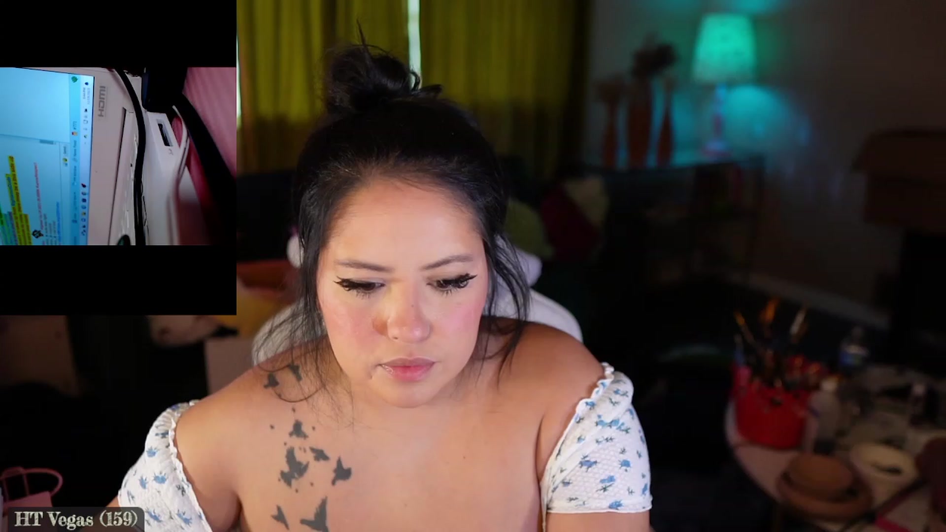 Gallery image thumbnail from Kamila__'s myfreecams stream on, 11/20/2023, 24:40 image 3 of 20