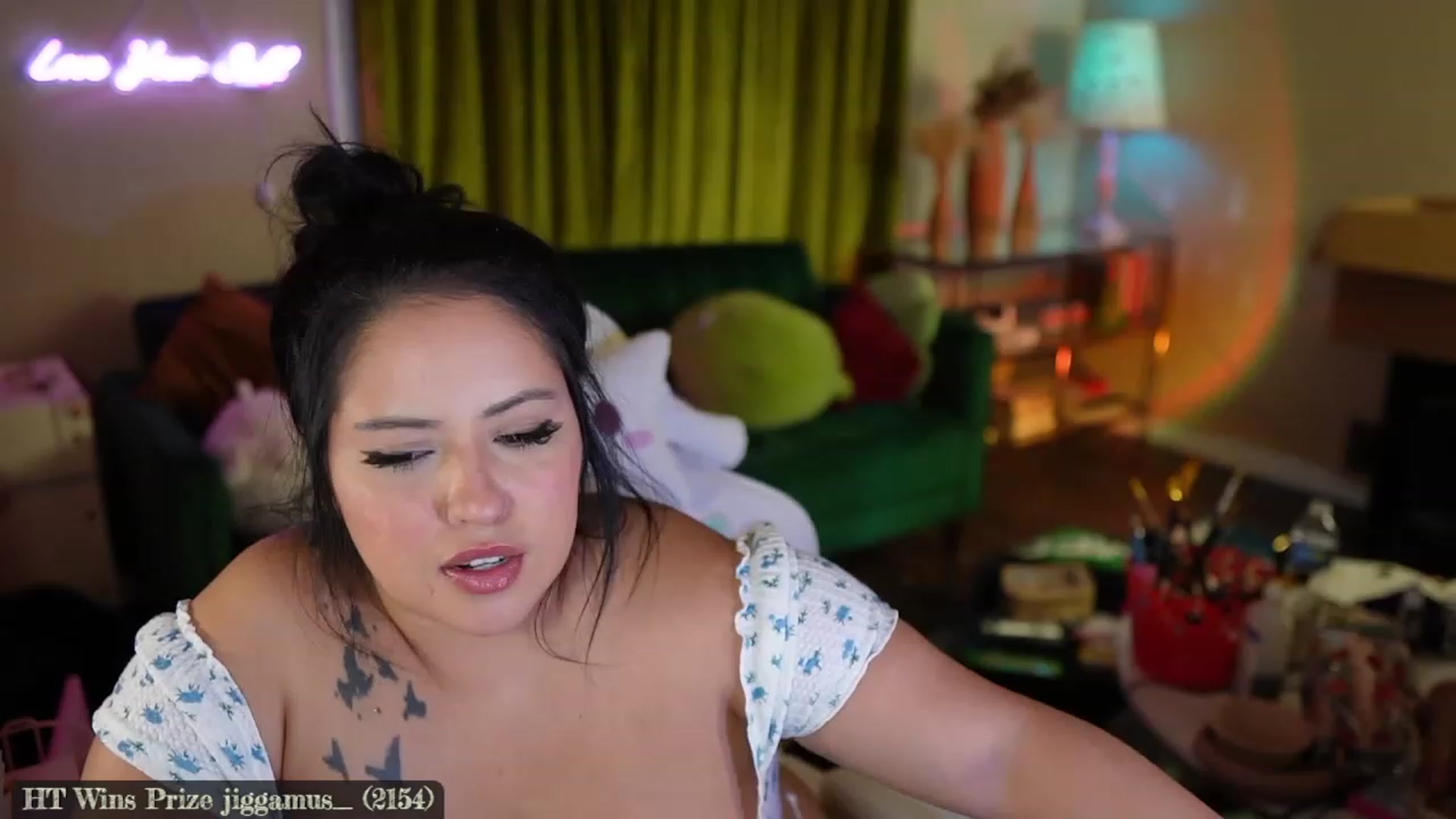 Gallery image thumbnail from Kamila__'s myfreecams stream on, 11/20/2023, 01:27 image 3 of 20