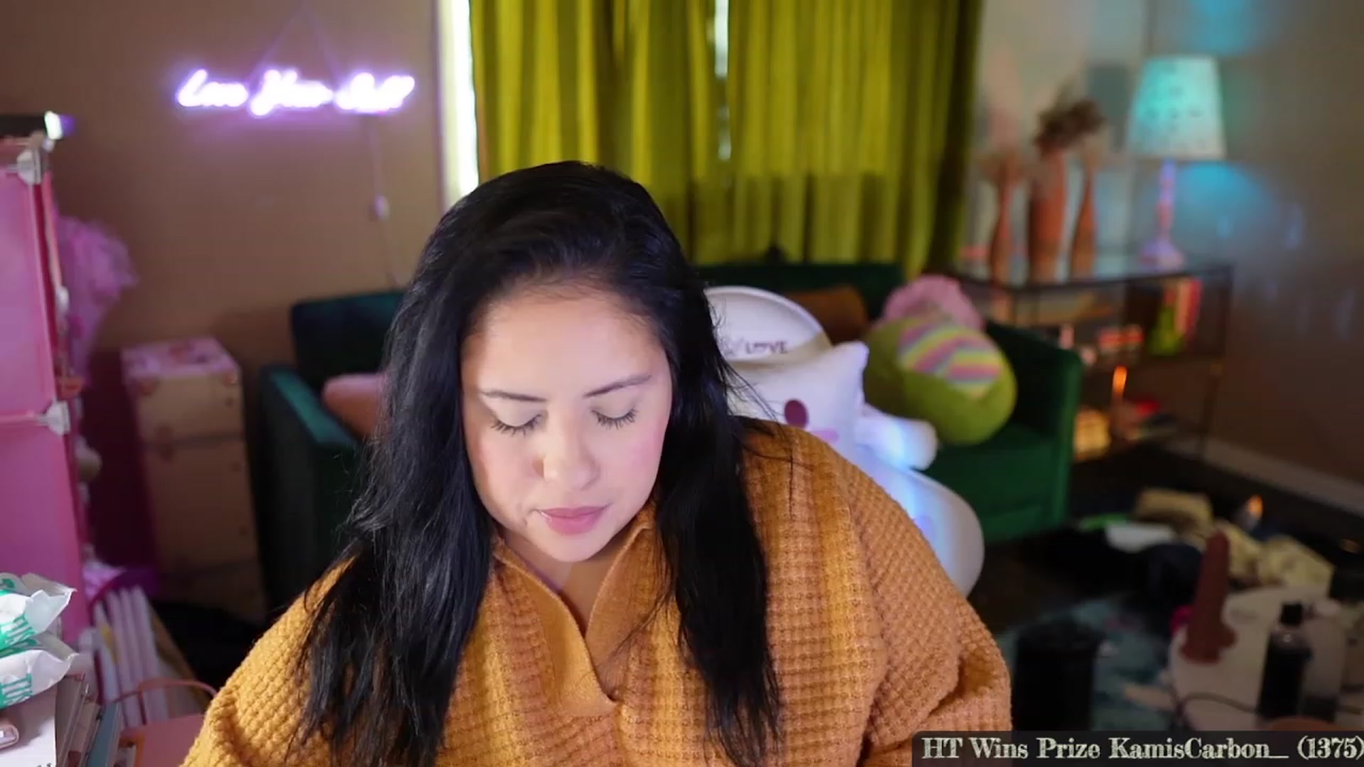 Gallery image thumbnail from Kamila__'s myfreecams stream on, 11/23/2023, 22:18 image 13 of 20