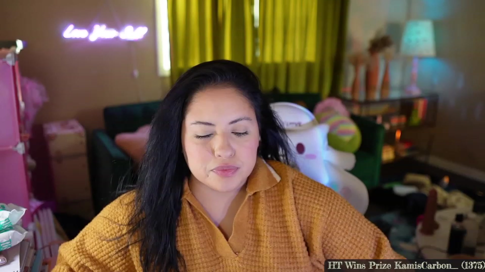 Gallery image thumbnail from Kamila__'s myfreecams stream on, 11/23/2023, 22:18 image 14 of 20