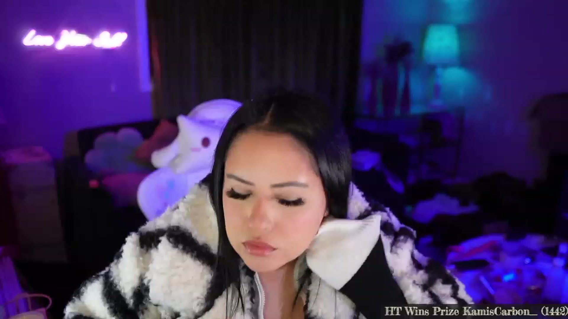 Gallery image thumbnail from Kamila__'s myfreecams stream on, 11/26/2023, 24:37 image 14 of 20