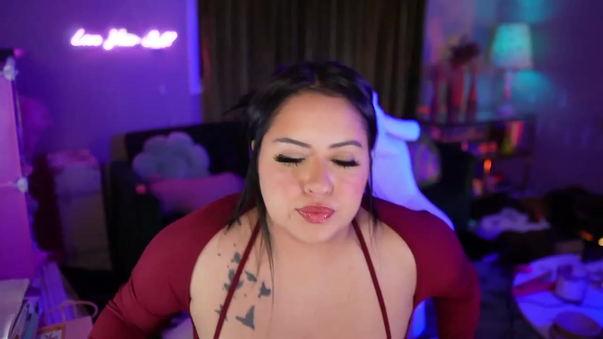 Gallery image thumbnail from Kamila__'s myfreecams stream on, 11/26/2023, 07:52 image 4 of 20