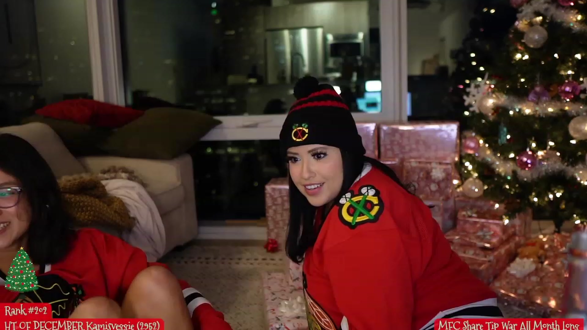 Gallery image thumbnail from Kamila__'s myfreecams stream on, 12/20/2023, 24:02 image 4 of 20