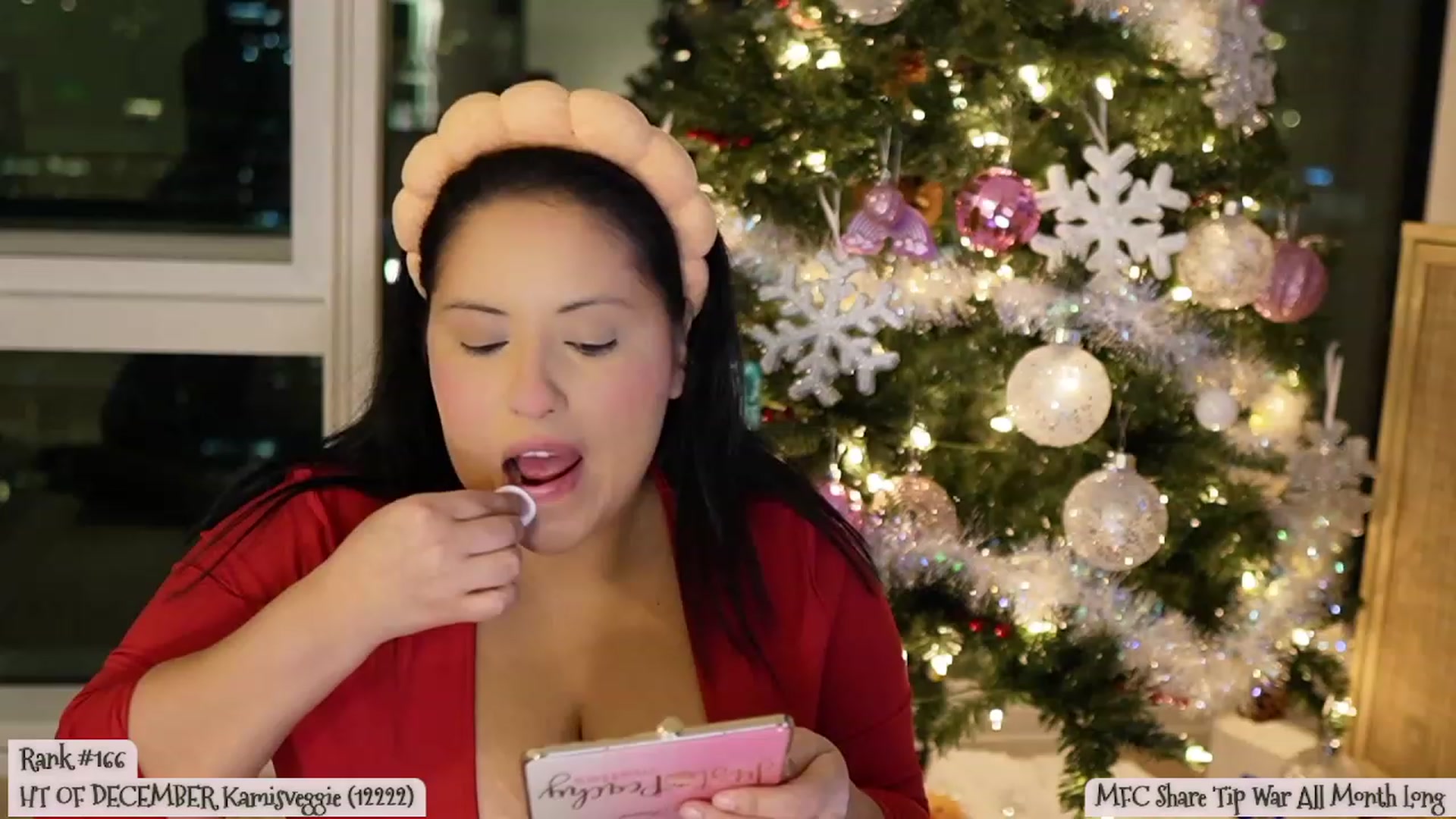 Gallery image thumbnail from Kamila__'s myfreecams stream on, 12/30/2023, 03:03 image 11 of 20