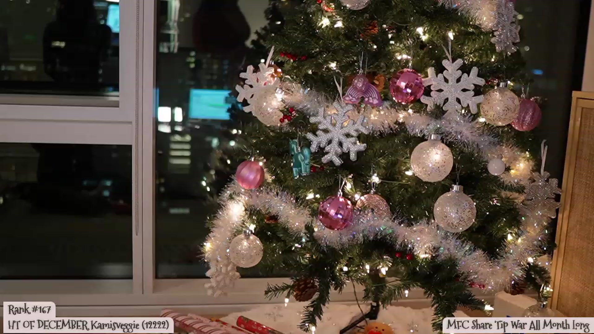 Gallery image thumbnail from Kamila__'s myfreecams stream on, 12/30/2023, 03:03 image 10 of 20