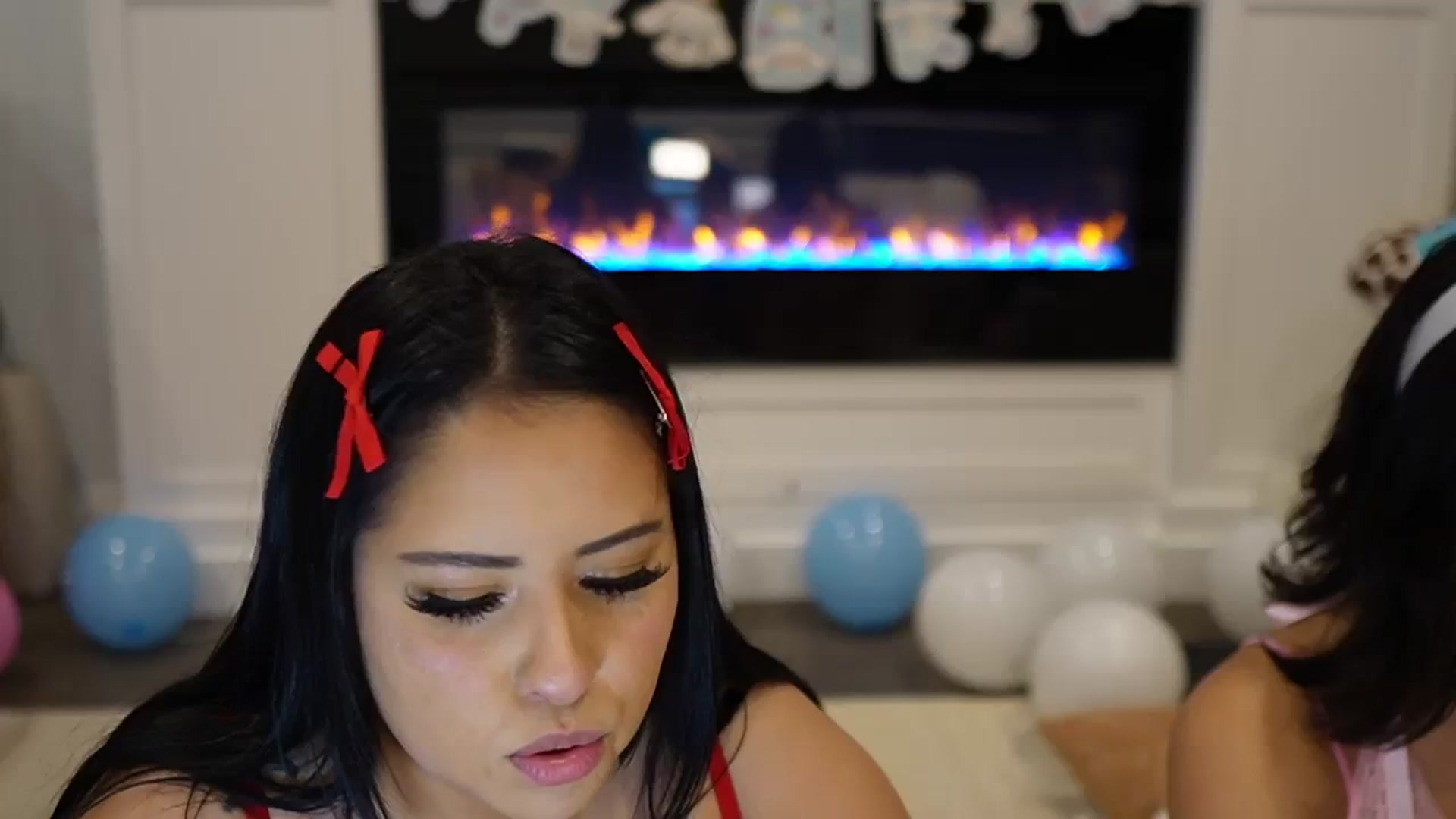 Gallery image thumbnail from Kamila__'s myfreecams stream on, 02/25/2024, 03:04 image 10 of 20