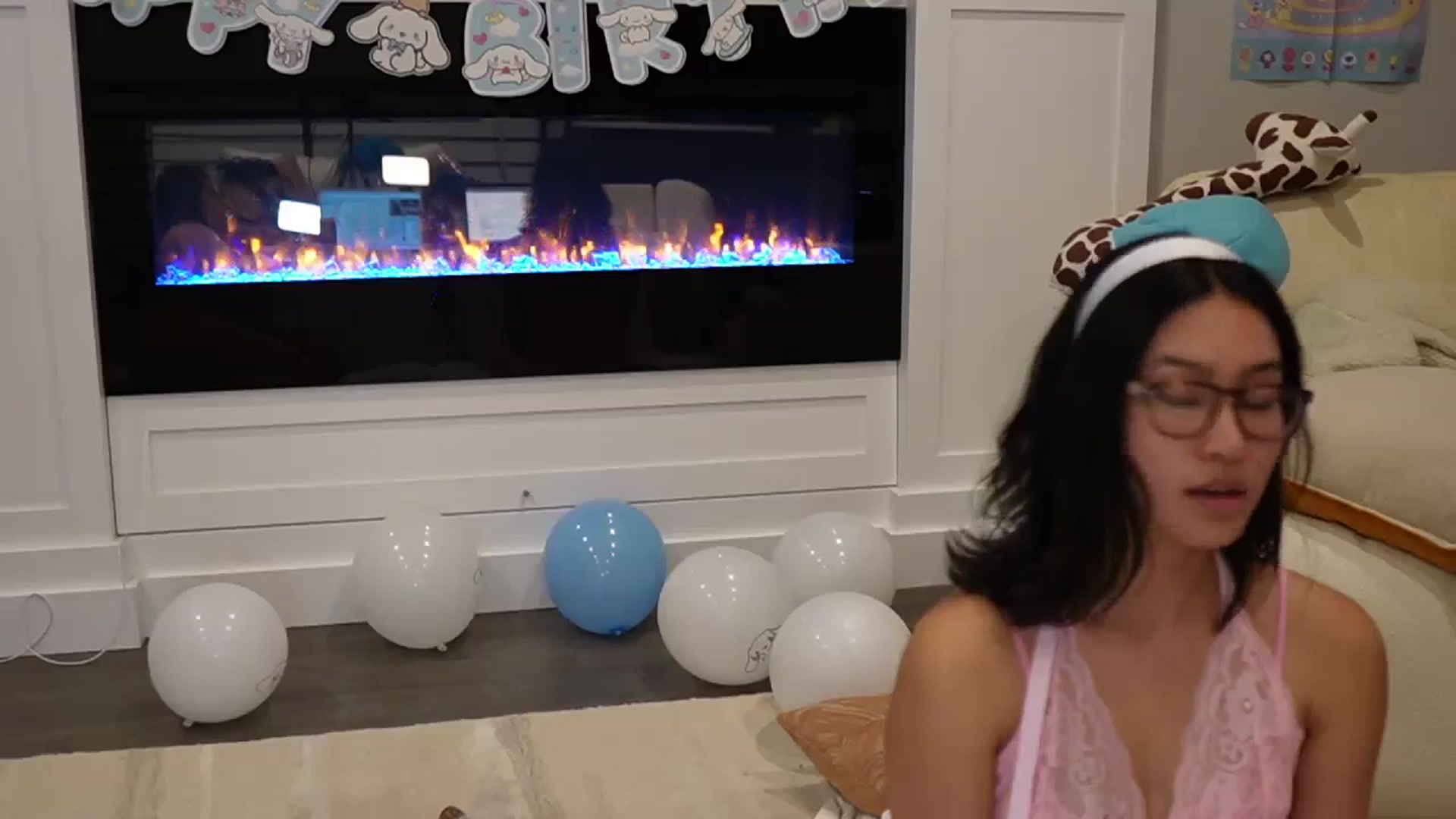 Gallery image thumbnail from Kamila__'s myfreecams stream on, 02/25/2024, 03:04 image 11 of 20