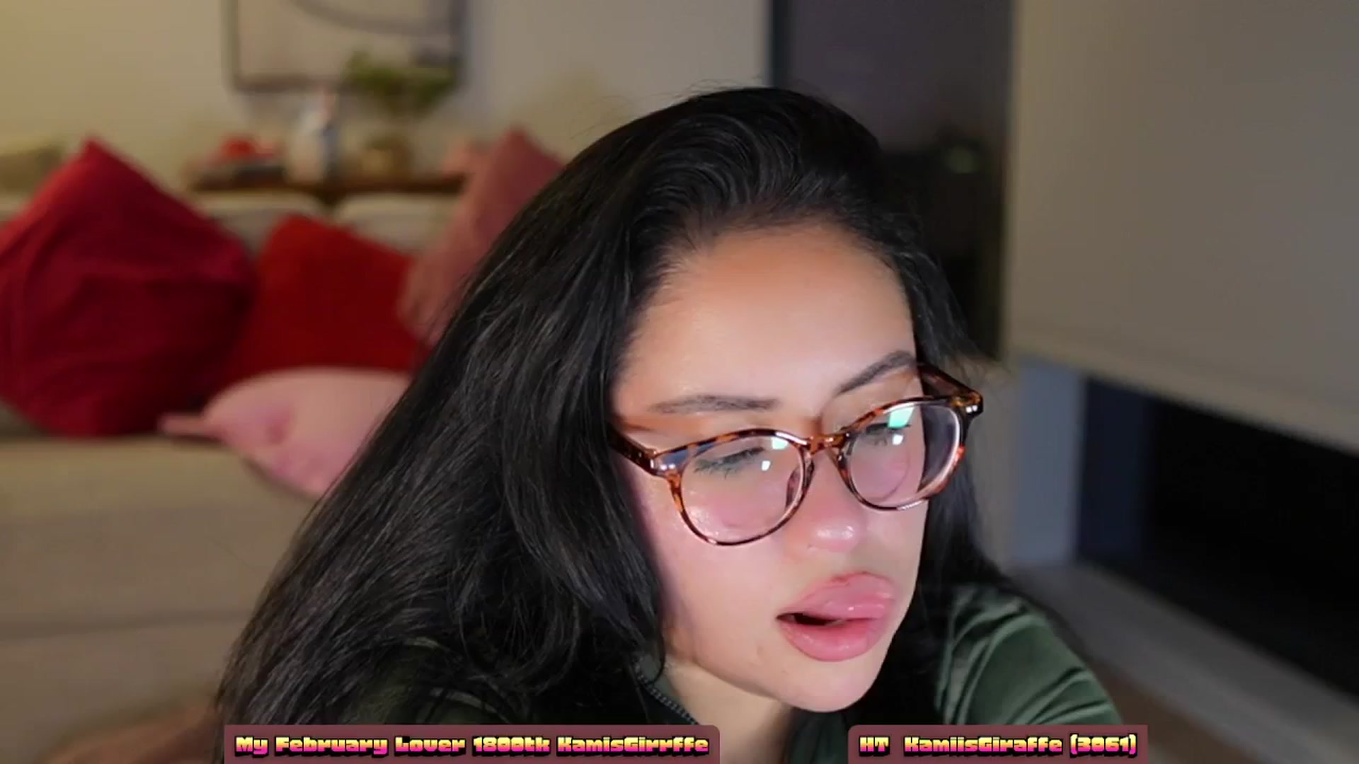Gallery image thumbnail from Kamila__'s myfreecams stream on, 03/02/2024, 10:32 image 1 of 20