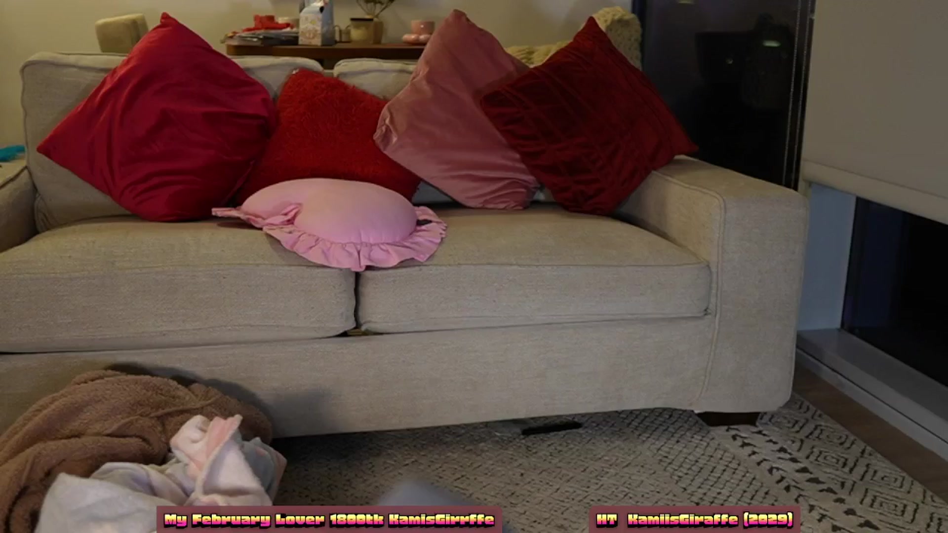 Gallery image thumbnail from Kamila__'s myfreecams stream on, 03/02/2024, 10:32 image 15 of 20