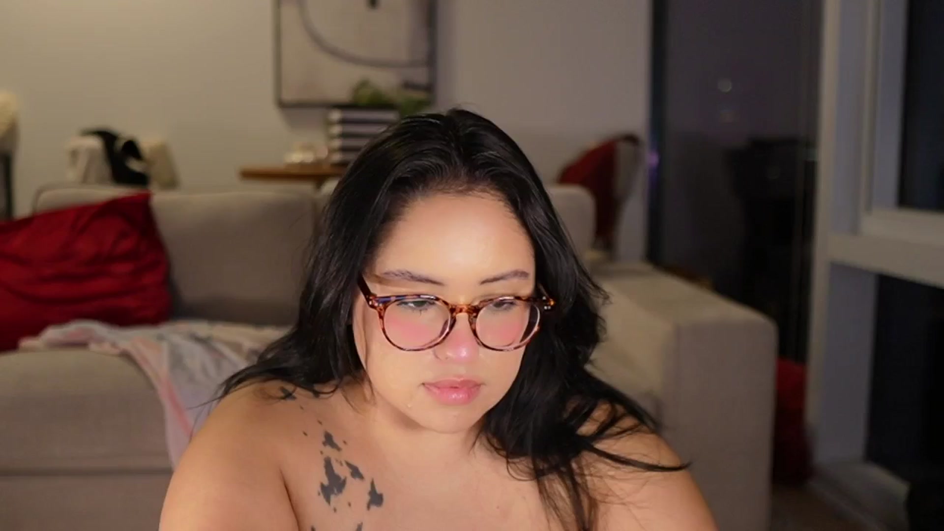 Gallery image thumbnail from Kamila__'s myfreecams stream on, 03/05/2024, 09:41 image 1 of 20