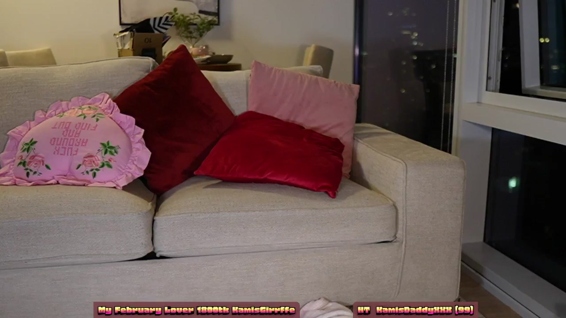 Gallery image thumbnail from Kamila__'s myfreecams stream on, 03/07/2024, 05:25 image 10 of 20