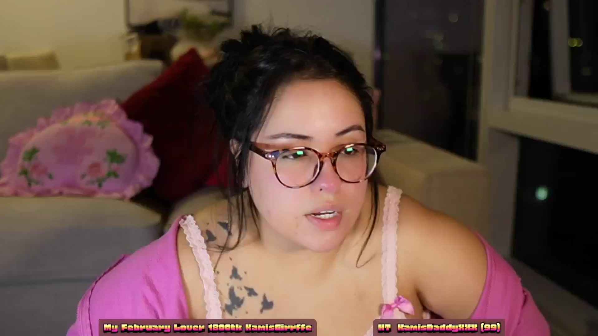 Gallery image thumbnail from Kamila__'s myfreecams stream on, 03/07/2024, 05:25 image 4 of 20