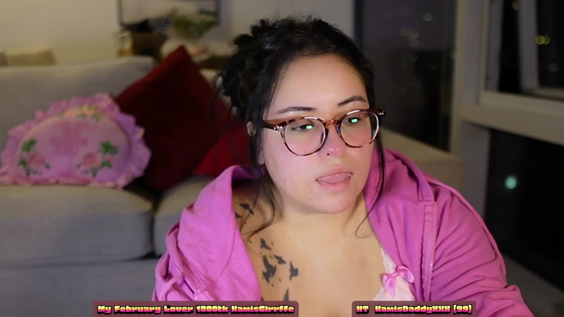 Gallery image thumbnail from Kamila__'s myfreecams stream on, 03/07/2024, 05:25 image 7 of 20