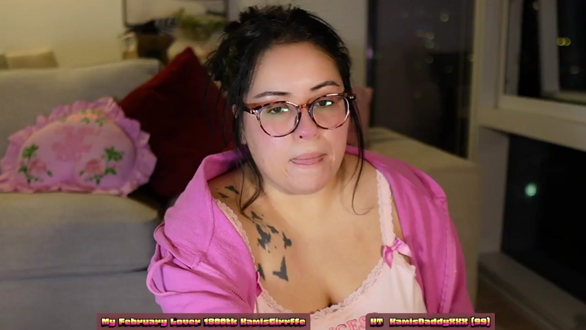 Gallery image thumbnail from Kamila__'s myfreecams stream on, 03/07/2024, 05:25 image 5 of 20
