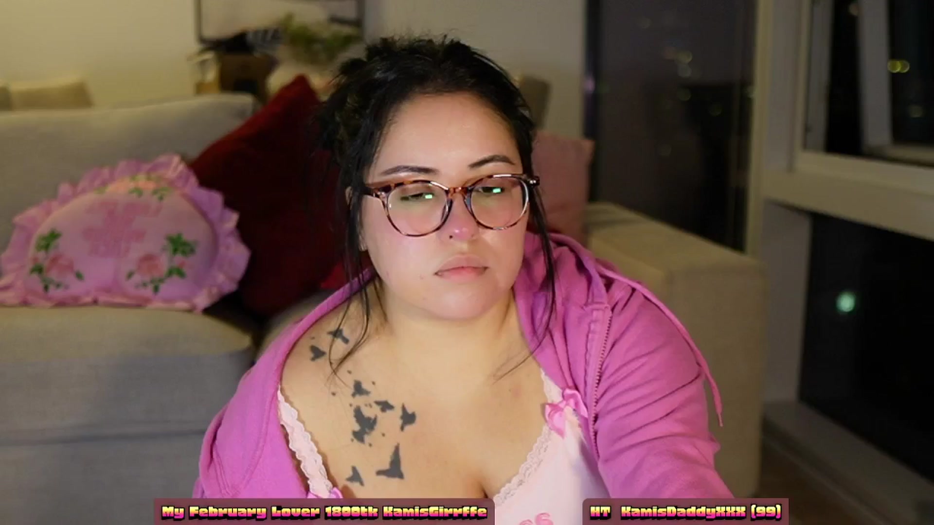 Gallery image thumbnail from Kamila__'s myfreecams stream on, 03/07/2024, 05:25 image 9 of 20