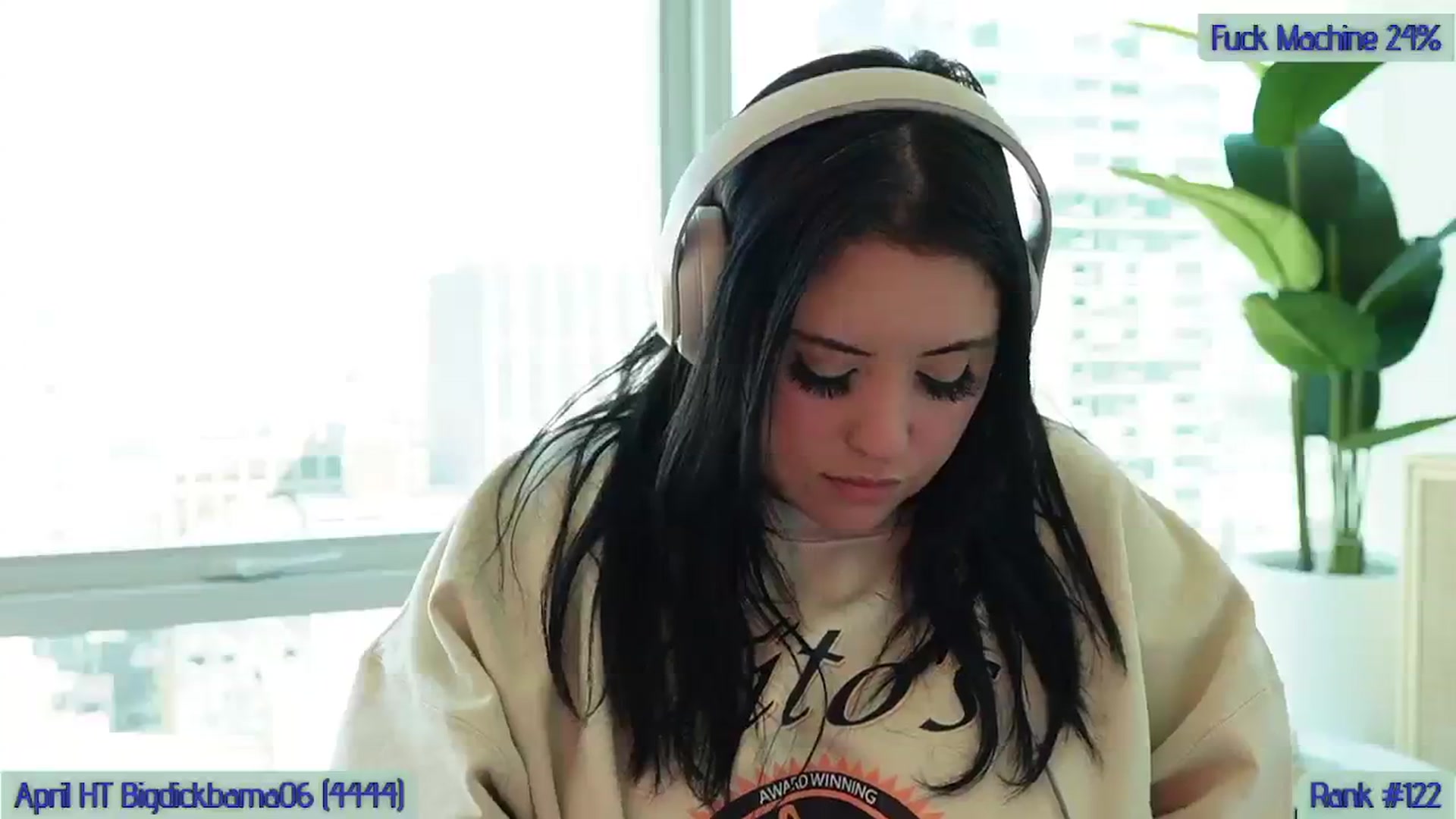 Gallery image thumbnail from Kamila__'s myfreecams stream on, 04/06/2024, 15:45 image 16 of 20