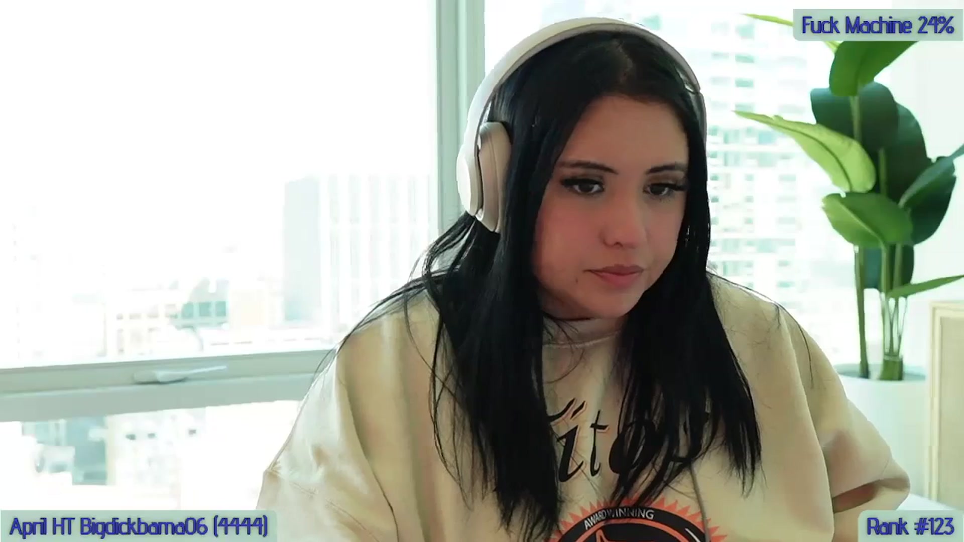 Gallery image thumbnail from Kamila__'s myfreecams stream on, 04/06/2024, 15:45 image 8 of 20