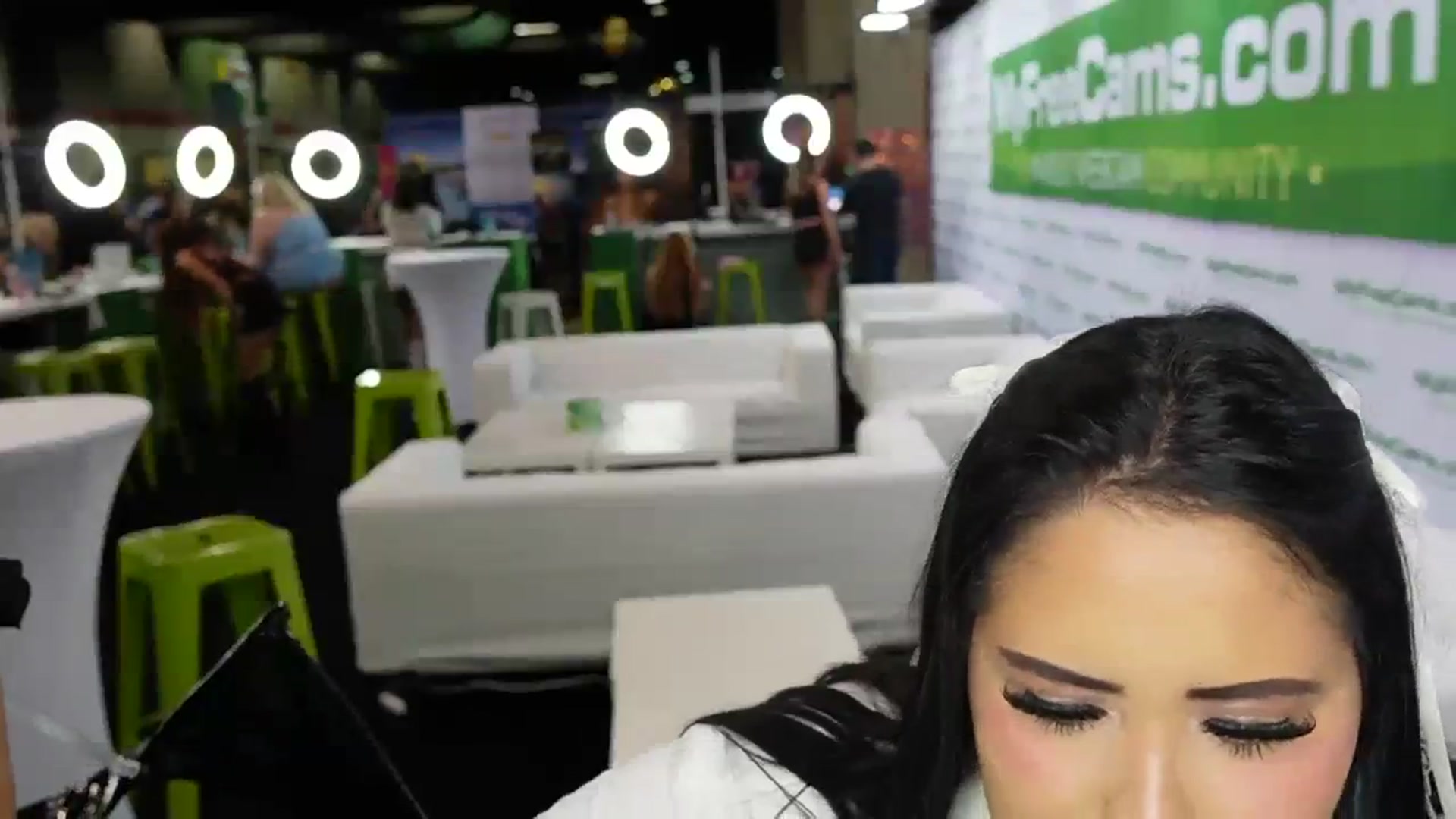Gallery image thumbnail from Kamila__'s myfreecams stream on, 04/13/2024, 01:29 image 3 of 20