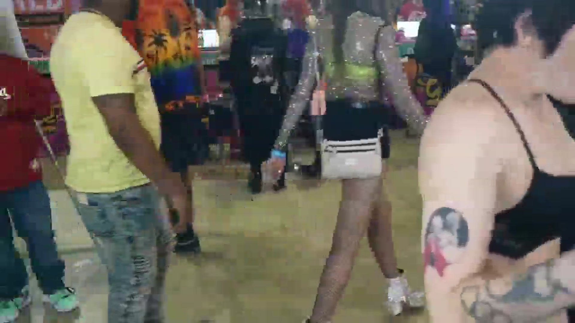 Gallery image thumbnail from Kamila__'s myfreecams stream on, 04/14/2024, 02:44 image 3 of 20