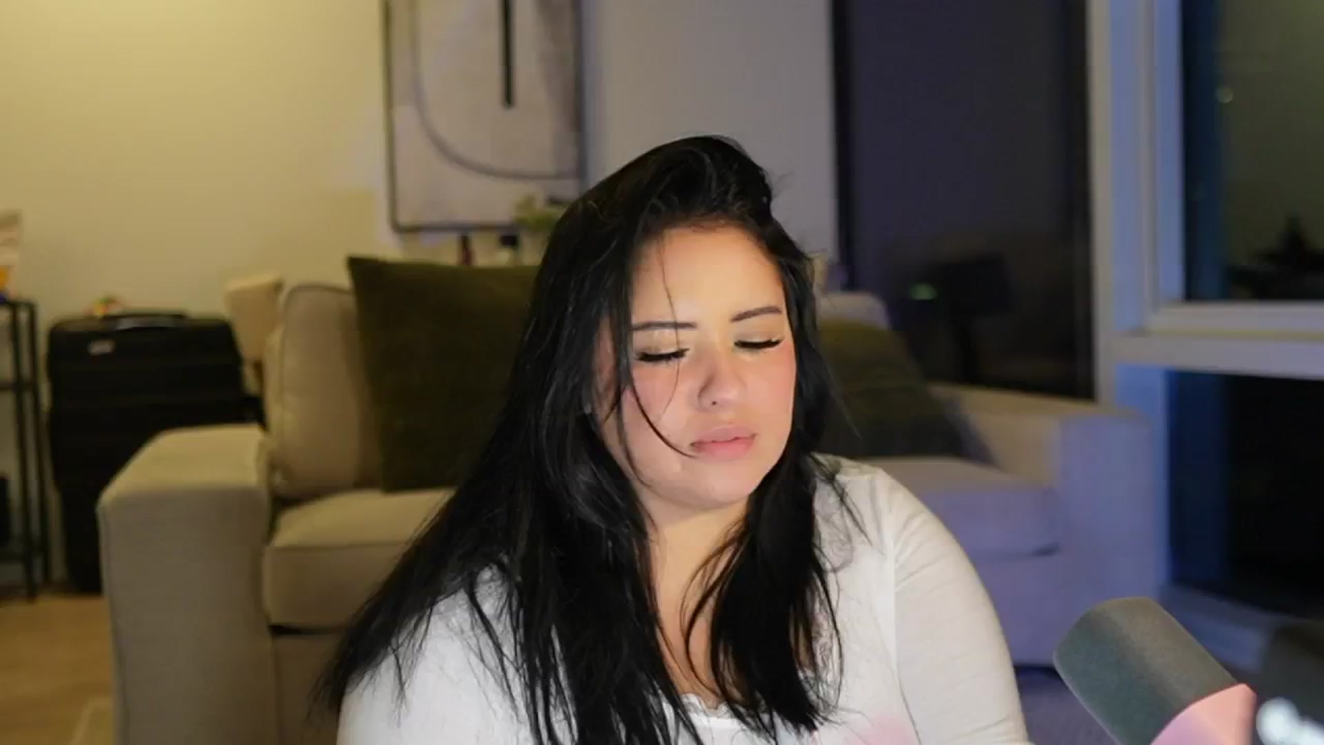 Gallery image thumbnail from Kamila__'s myfreecams stream on, 05/08/2024, 06:56 image 5 of 20