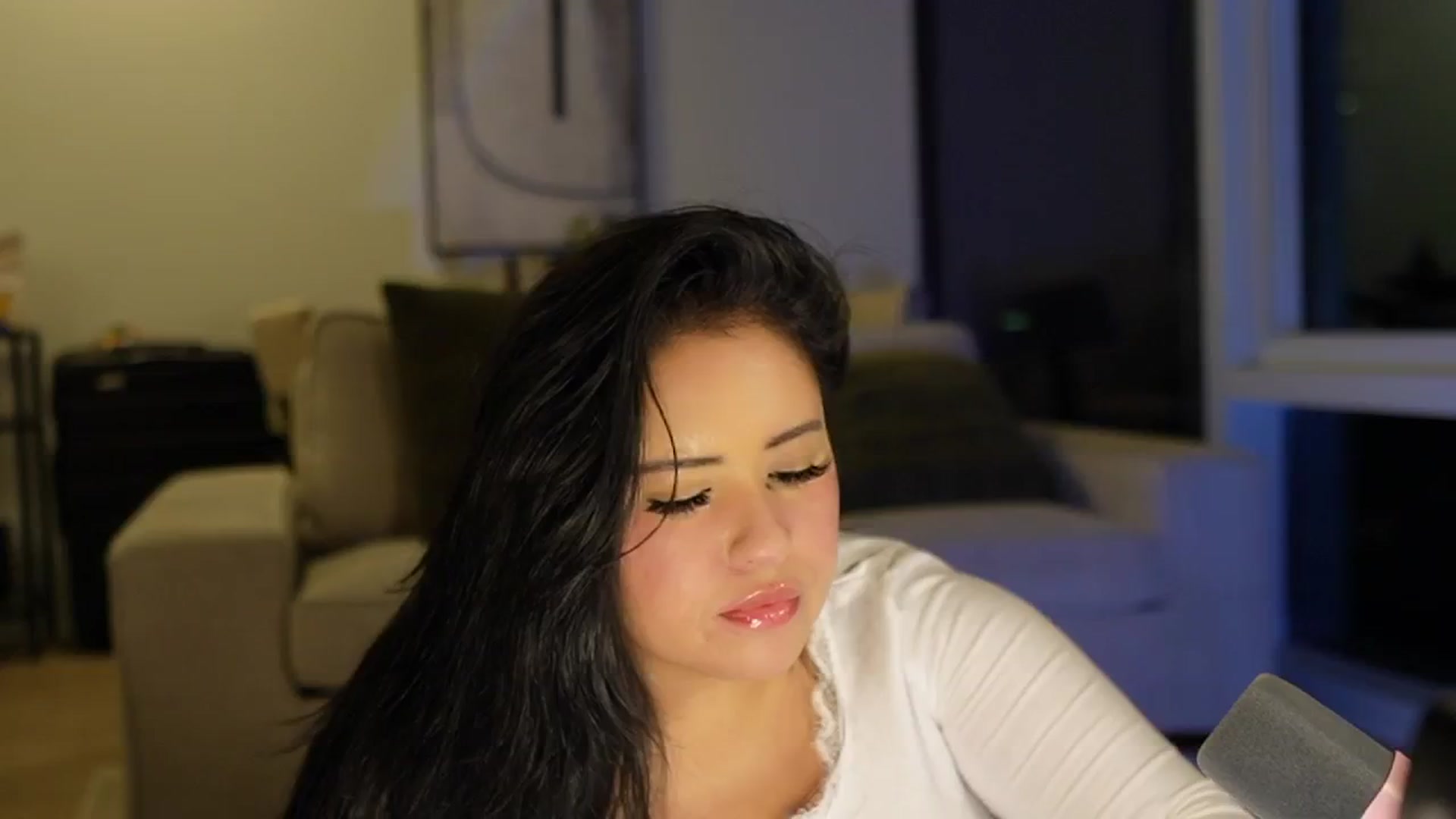 Gallery image thumbnail from Kamila__'s myfreecams stream on, 05/08/2024, 06:56 image 17 of 20