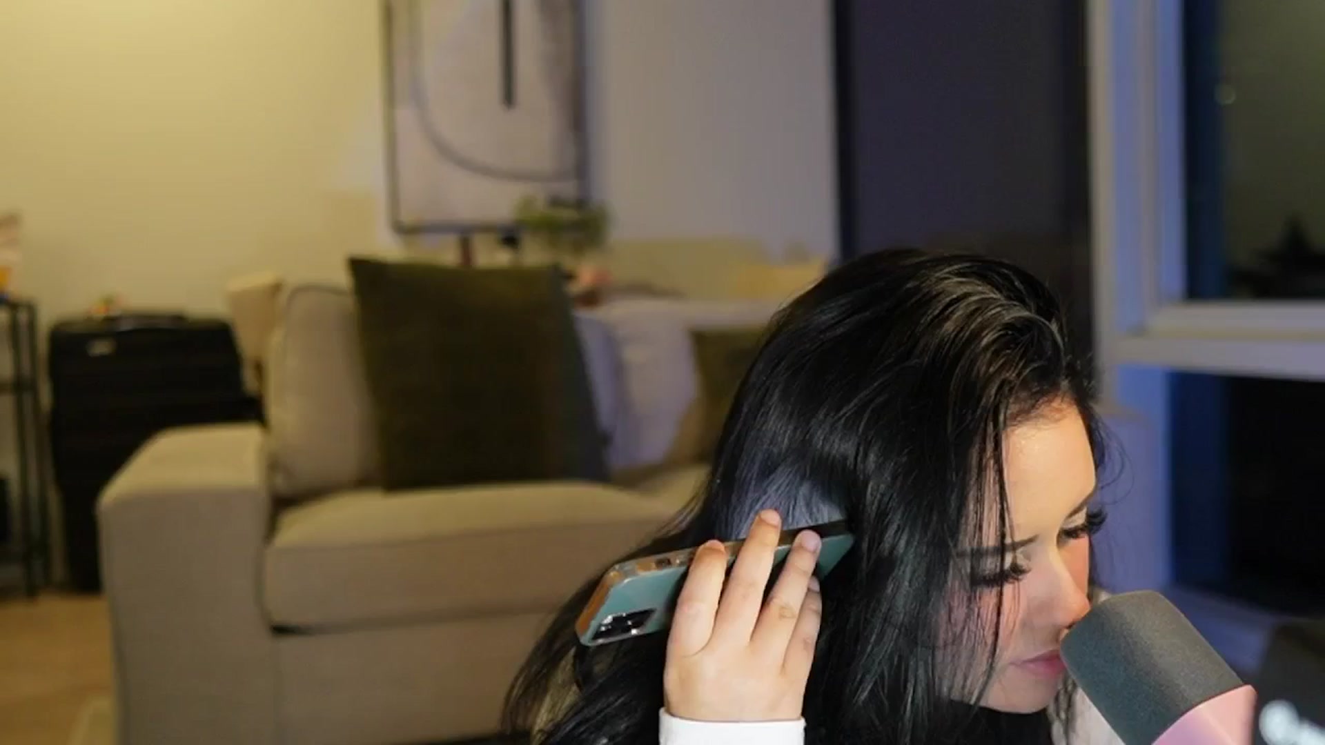 Gallery image thumbnail from Kamila__'s myfreecams stream on, 05/08/2024, 06:56 image 3 of 20